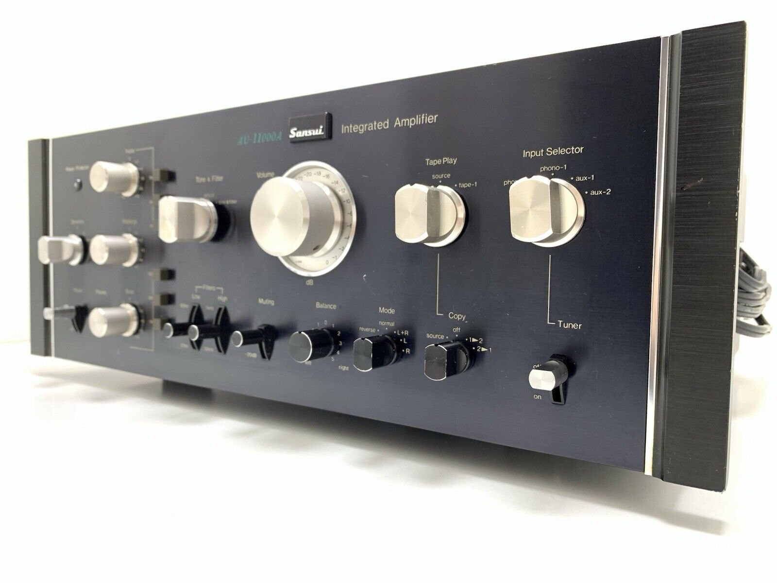 SANSUI AU 11000A Integrated Stereo Amplifier 2 X 110 WRMS Vintage 1977 GOOD LOOK