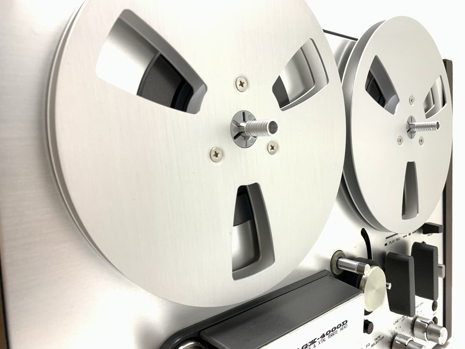 AKAI GX 4000D Reel to Reel Stereo 3Head 4 Track Tape Vintage 1976 WORK Good Look