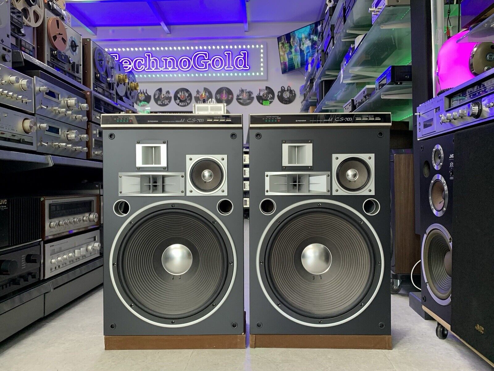 PIONEER CS 703 Original 4 Way Speakers 200Watts RMS Vintage 1981 WORK GOOD LOOK!