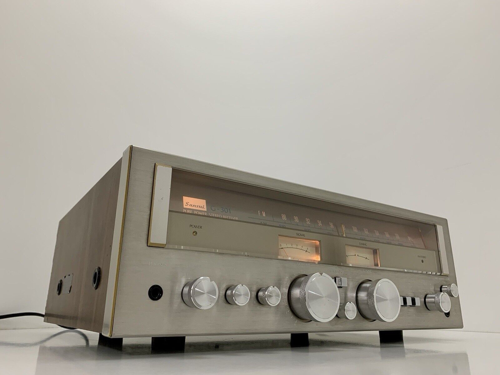 SANSUI G 301 / G-3000 Stereo Receiver 26+26Watts RMS Vintage 1978 WORK Good Look