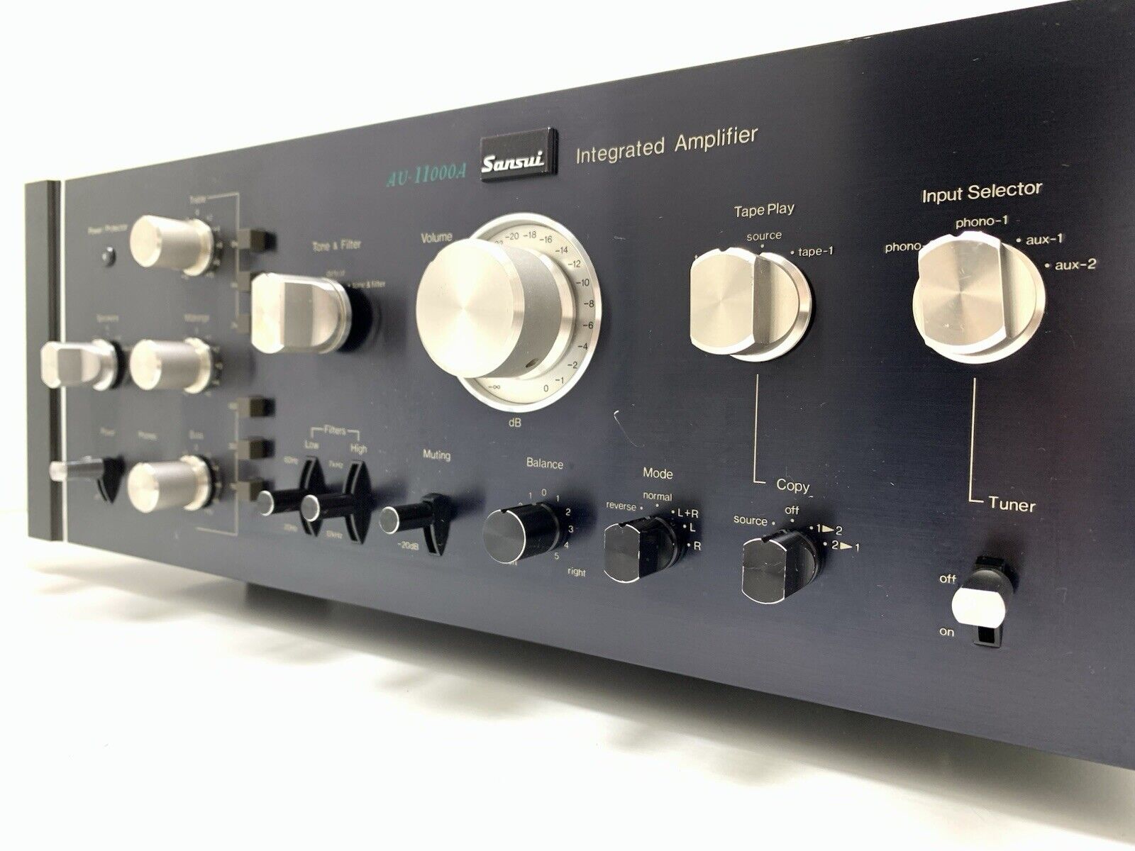 SANSUI AU 11000A Integrated Stereo Amplifier 2 X 110 WRMS Vintage 1977 GOOD LOOK