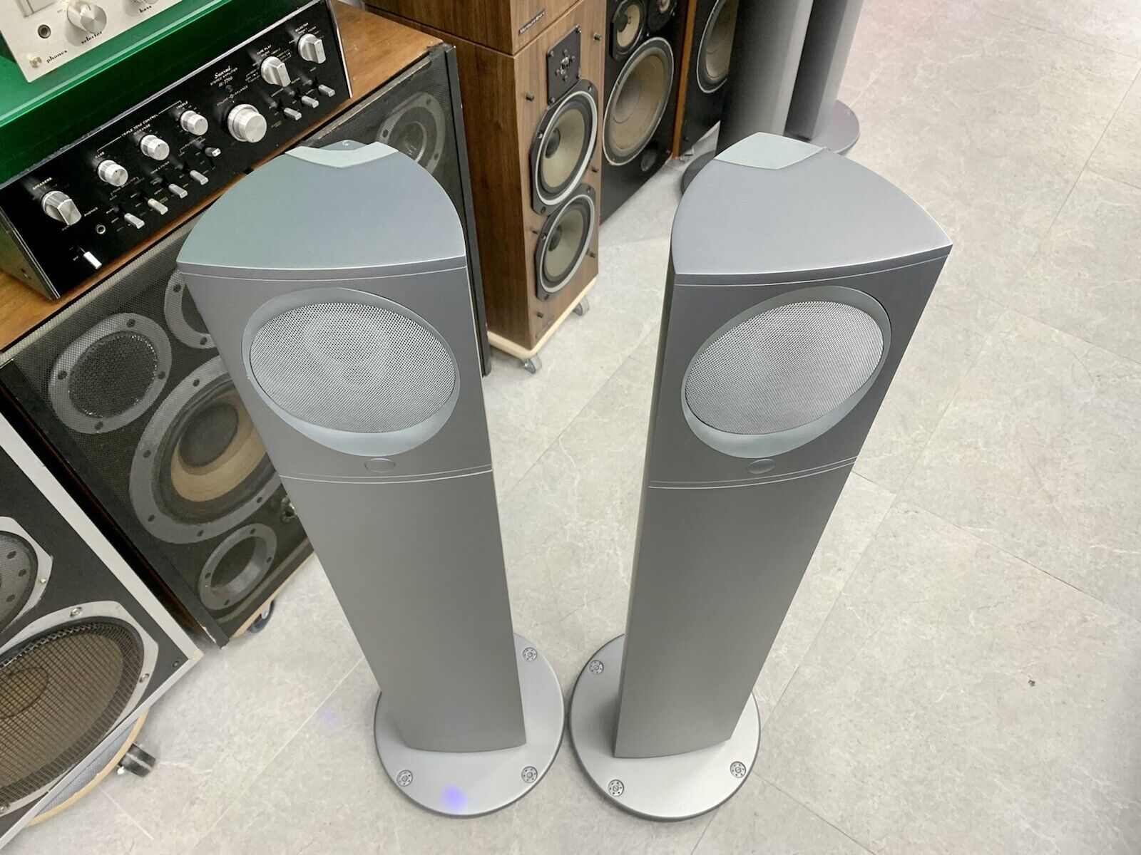 LINN KOMPONENT 104 Floorstanding Speaker  3 Way Vintage 40 WRMS WORK Good Look