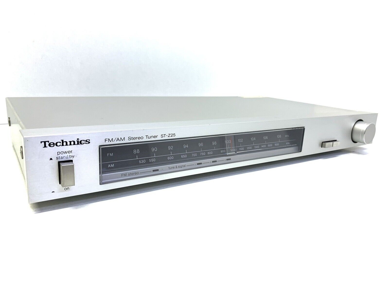 TECHNICS ST-Z25 FM Stereo AnalogicTuner Vintage 1982 Refurbished Like New