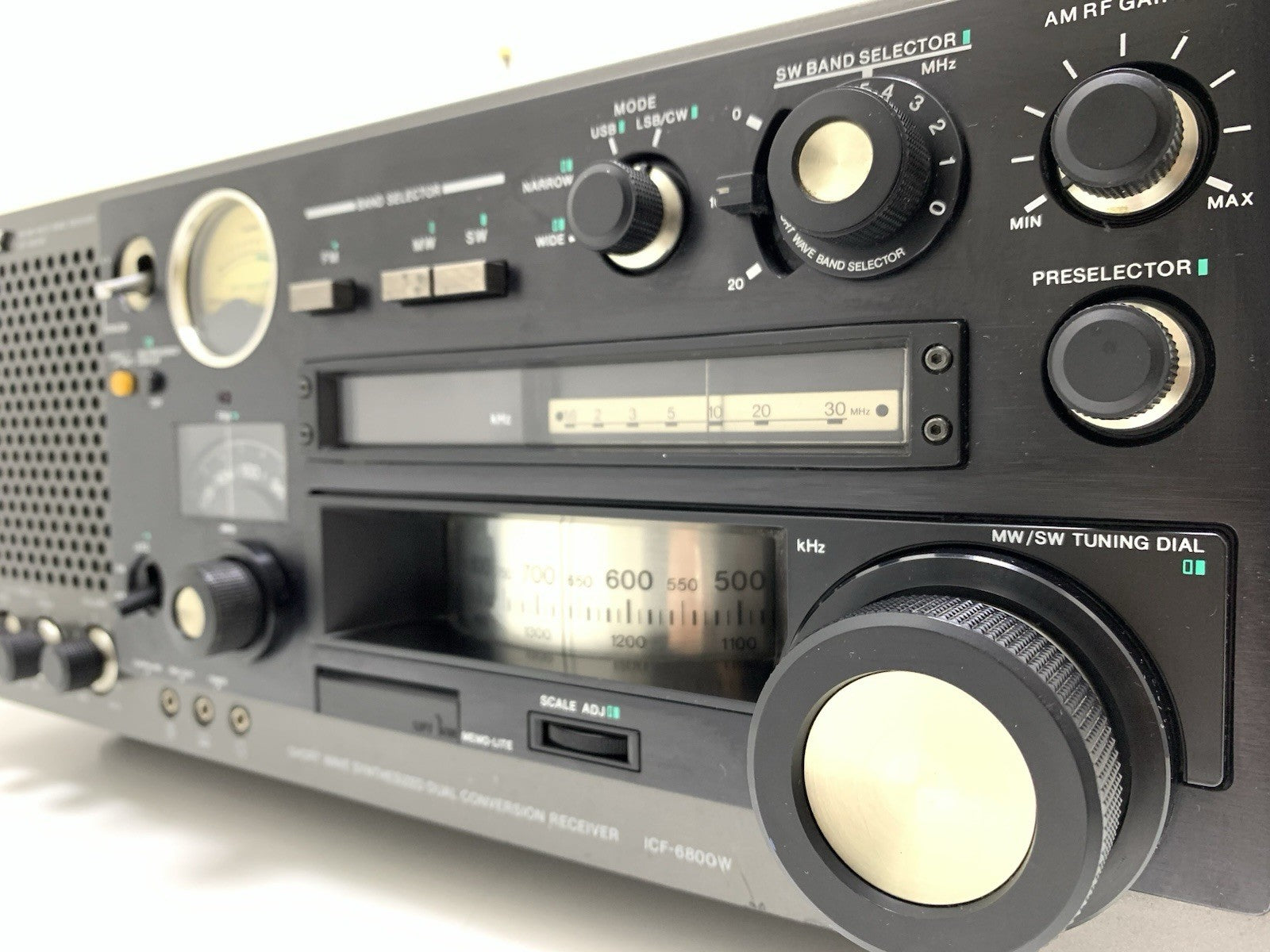 Sony ICF 6800W World Band Receiver Professional Radio Multiband Vintag Work Good