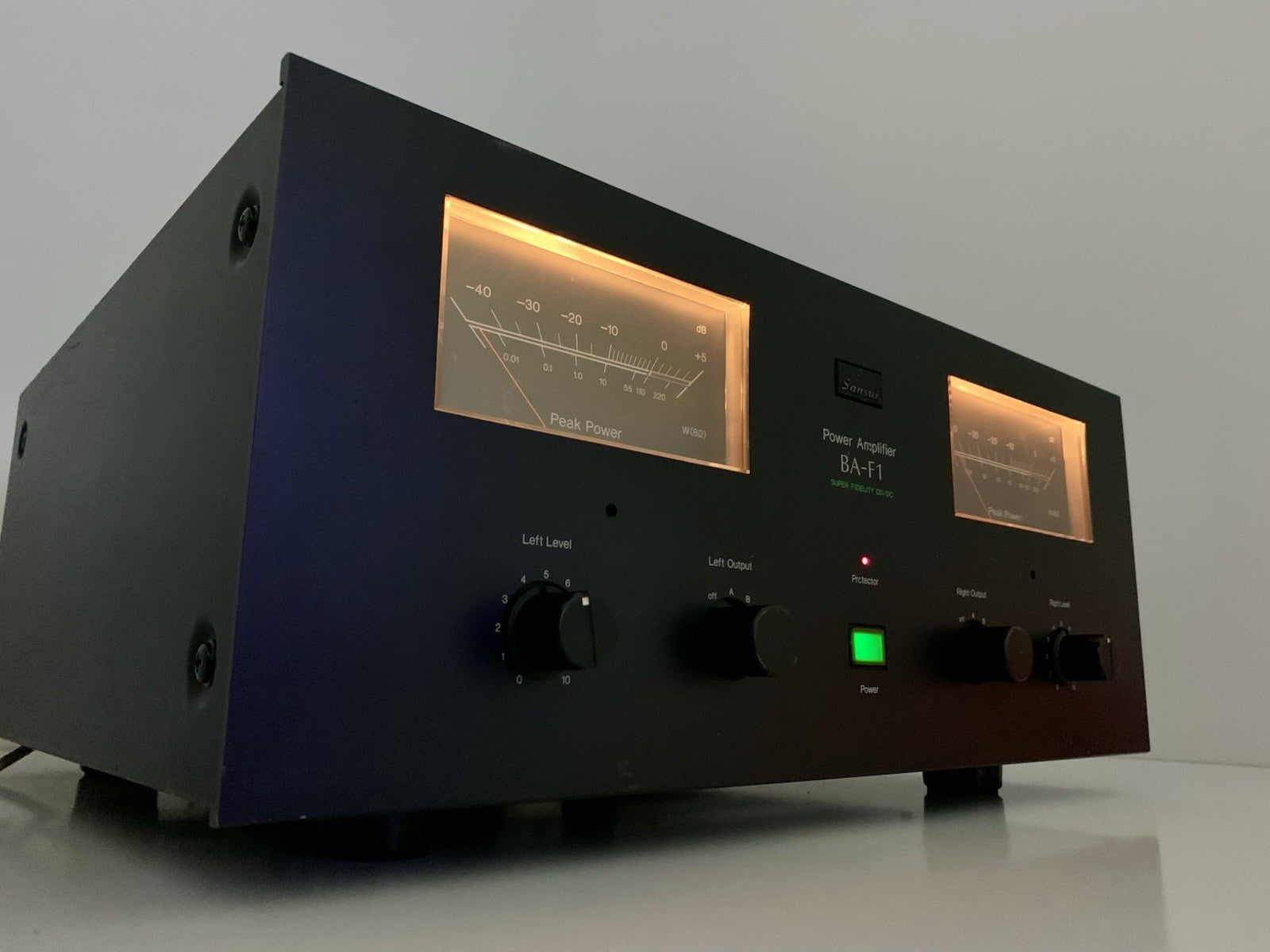 SANSUI BA F1 Stereo Power Amplifier 2X 110 Watts RMS Vintage 1979 WORK Good Look