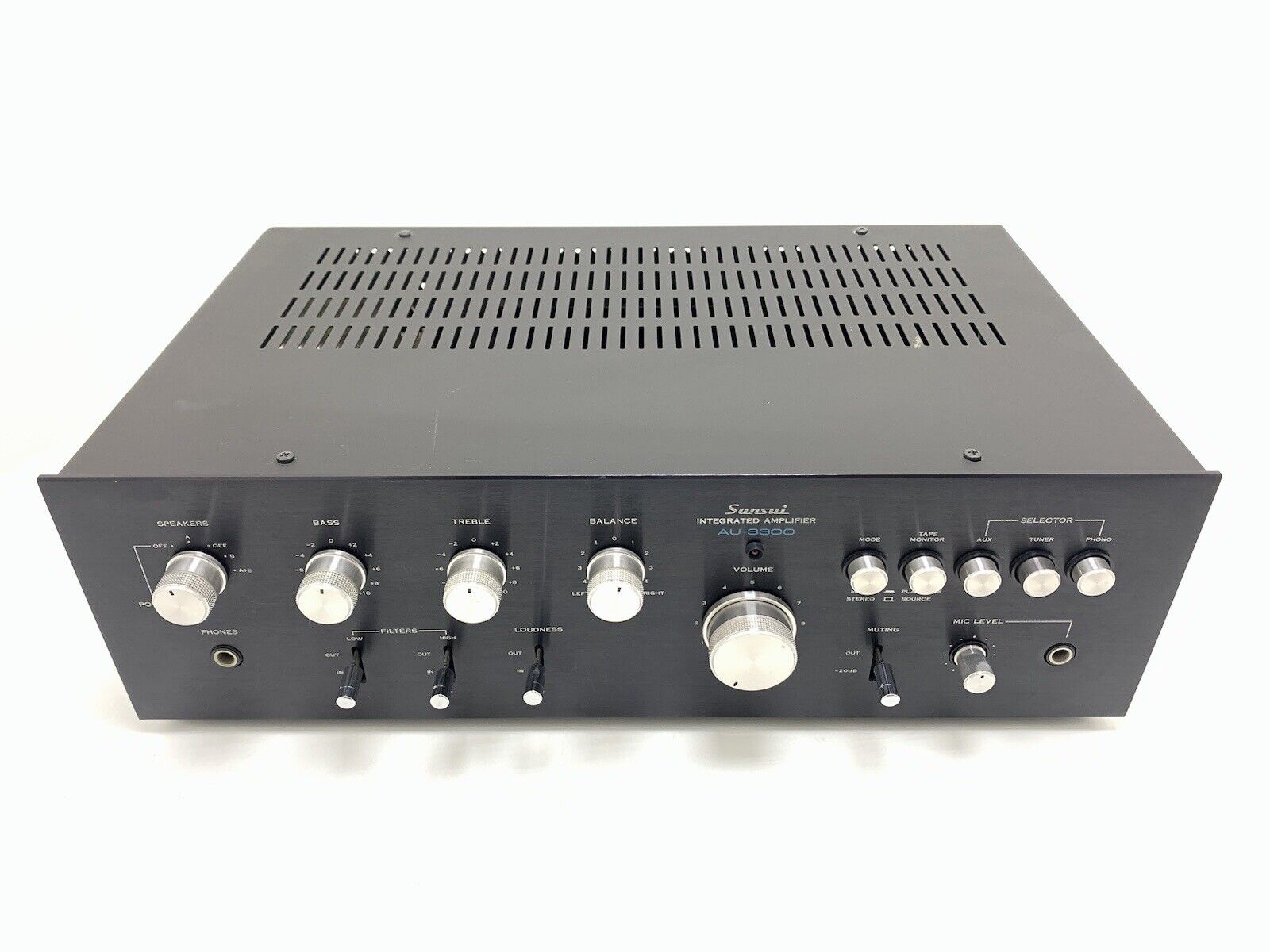 SANSUI AU-3300 Integrated Stereo Amplifier 2x38 WRMS Vintage 1975 JAPAN GoodLook