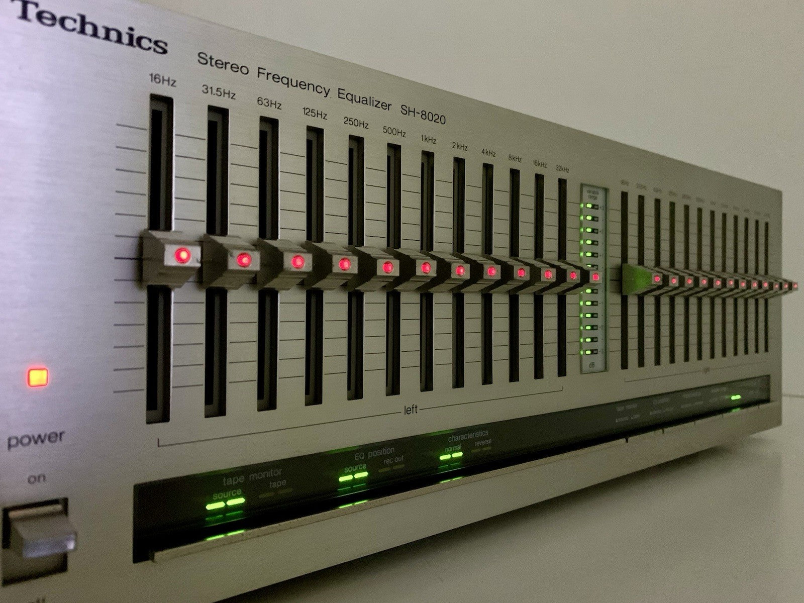 TECHNICS SH 8020 Stereo Graphic Equalizer 12 Bands Vintage 1980 WORK Good Look