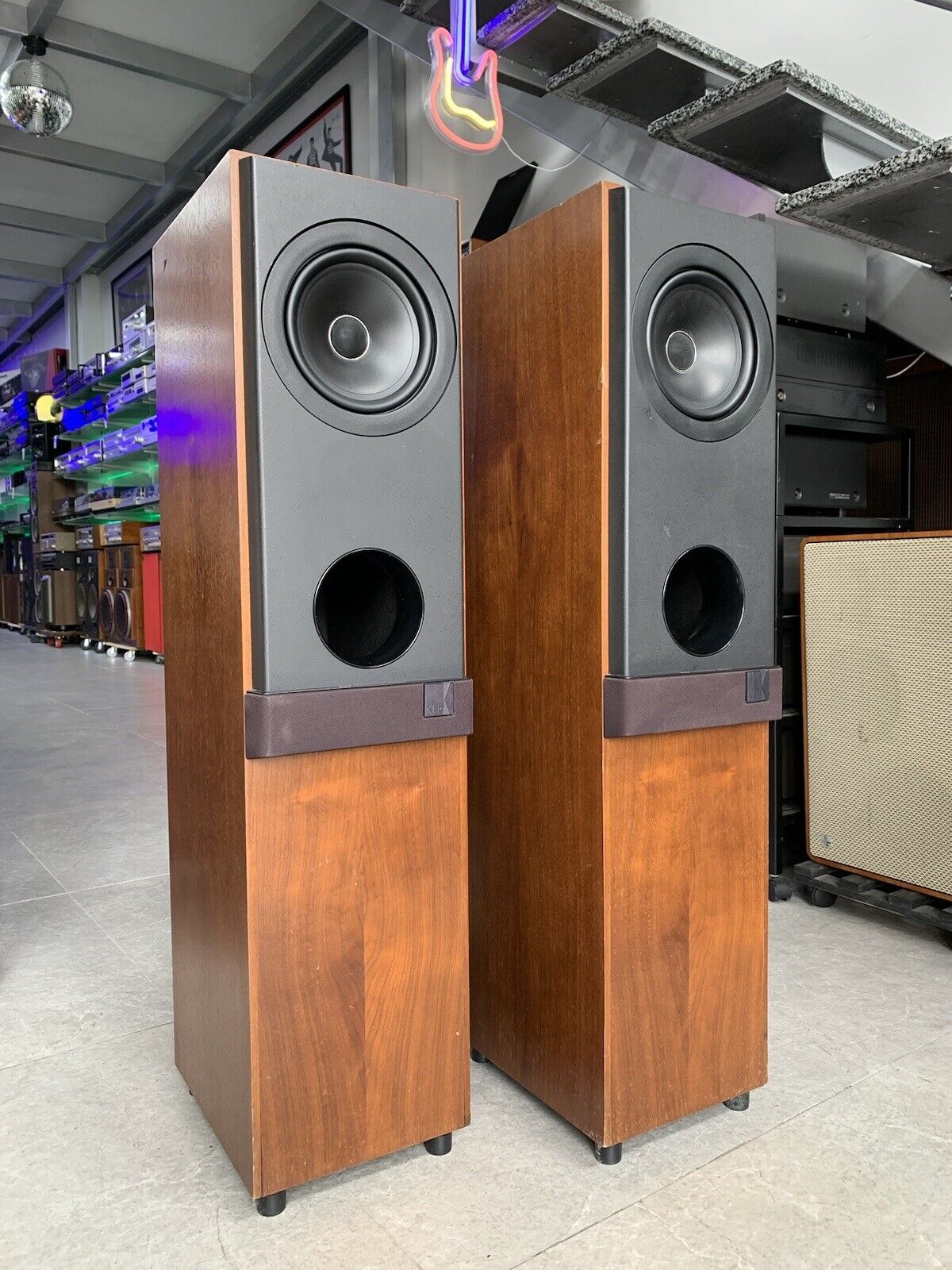 KEF REFERENCE SERIES Model 103/4S Vintage monitor Speaker 200W Work Good Look