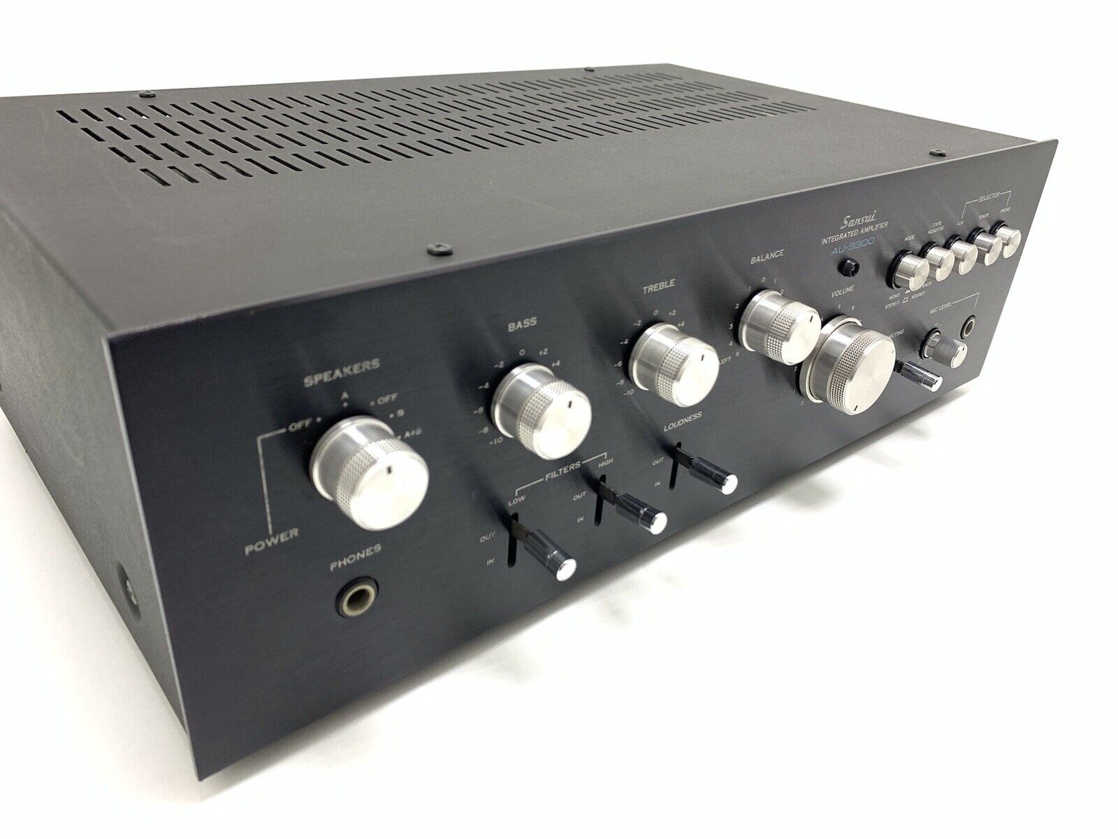 SANSUI AU-3300 Integrated Stereo Amplifier 2x38 WRMS Vintage 1975 JAPAN GoodLook