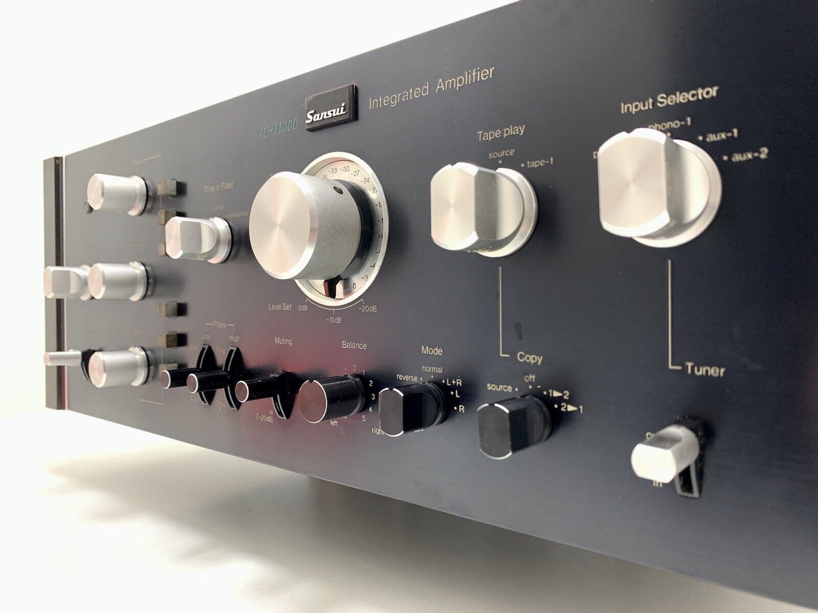 SANSUI AU 11000 RARE Integrated Stereo Amplifier 220W RMS Vintage 1975 GOOD LOOK