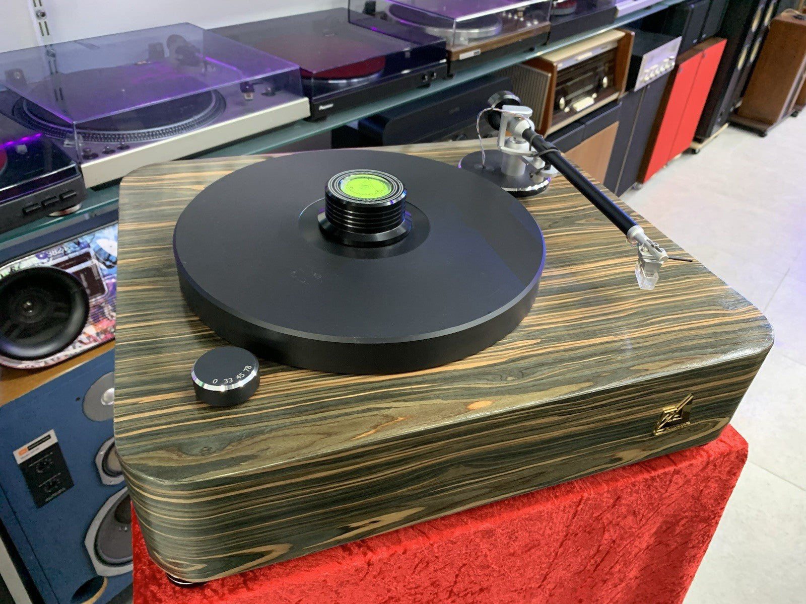 CLEARAUDIO Turntable Concept EXCLUSIVE Record Player Palo Sandro Wood Good Look