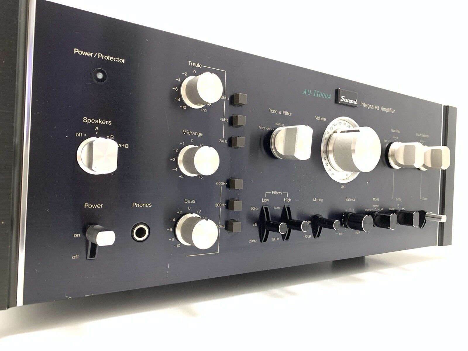 SANSUI AU 11000A Integrated Stereo Amplifier 2 X 110 WRMS Vintage 1977 GOOD LOOK