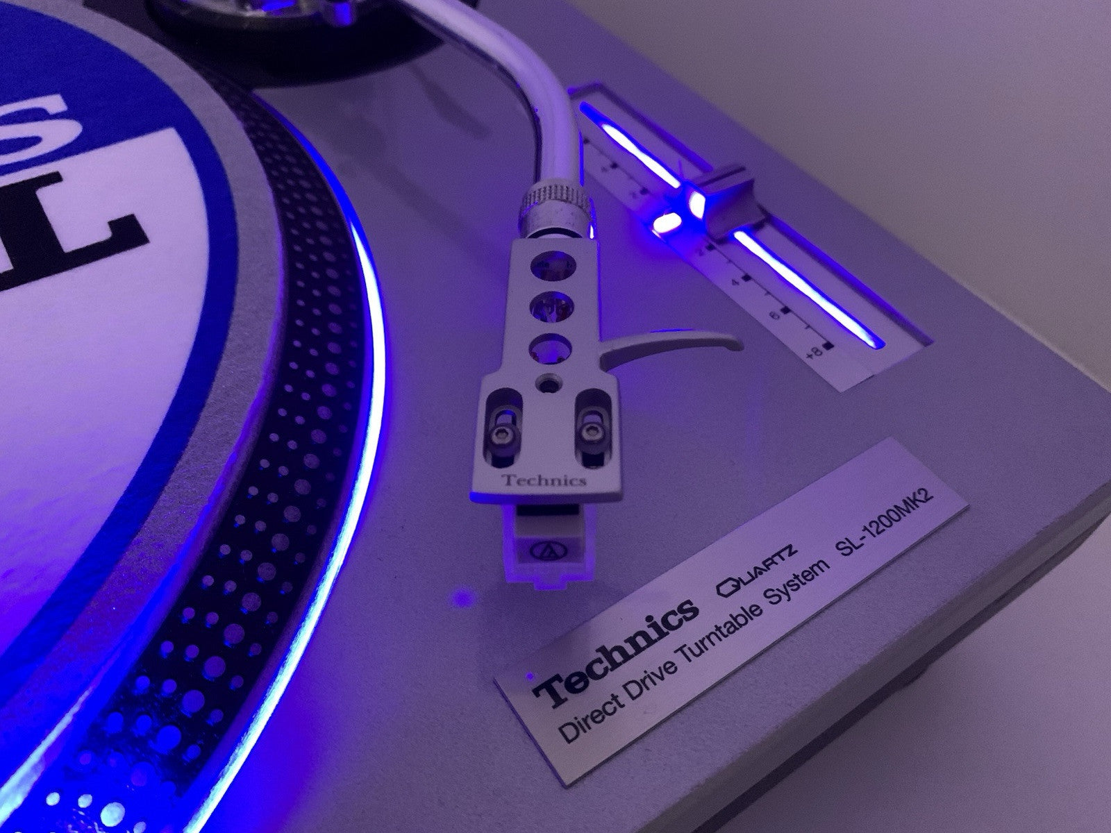 TECHNICS SL 1200 MK2 Direct Drive Turntable Vintage NEW BLUE LEDs WORK Like New