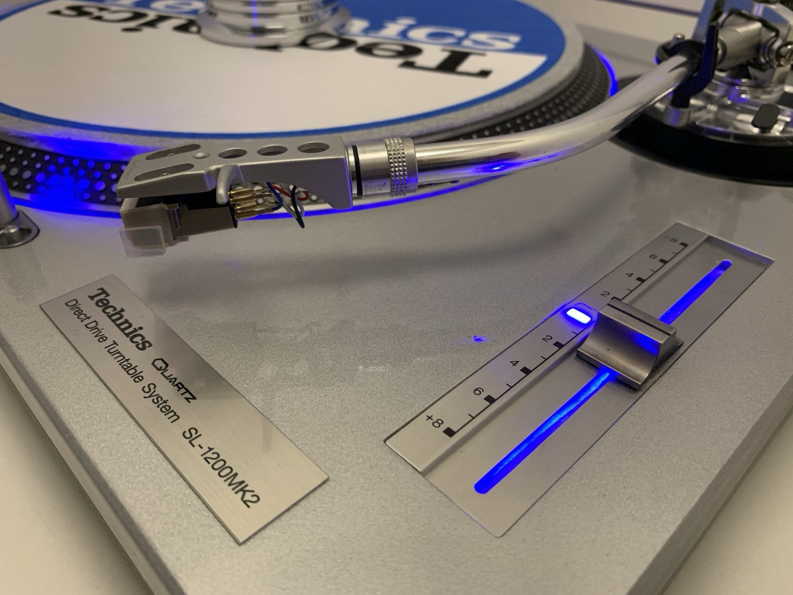TECHNICS SL 1200 MK2 Direct Drive Turntable Vintage NEW BLUE LEDs WORK Like New