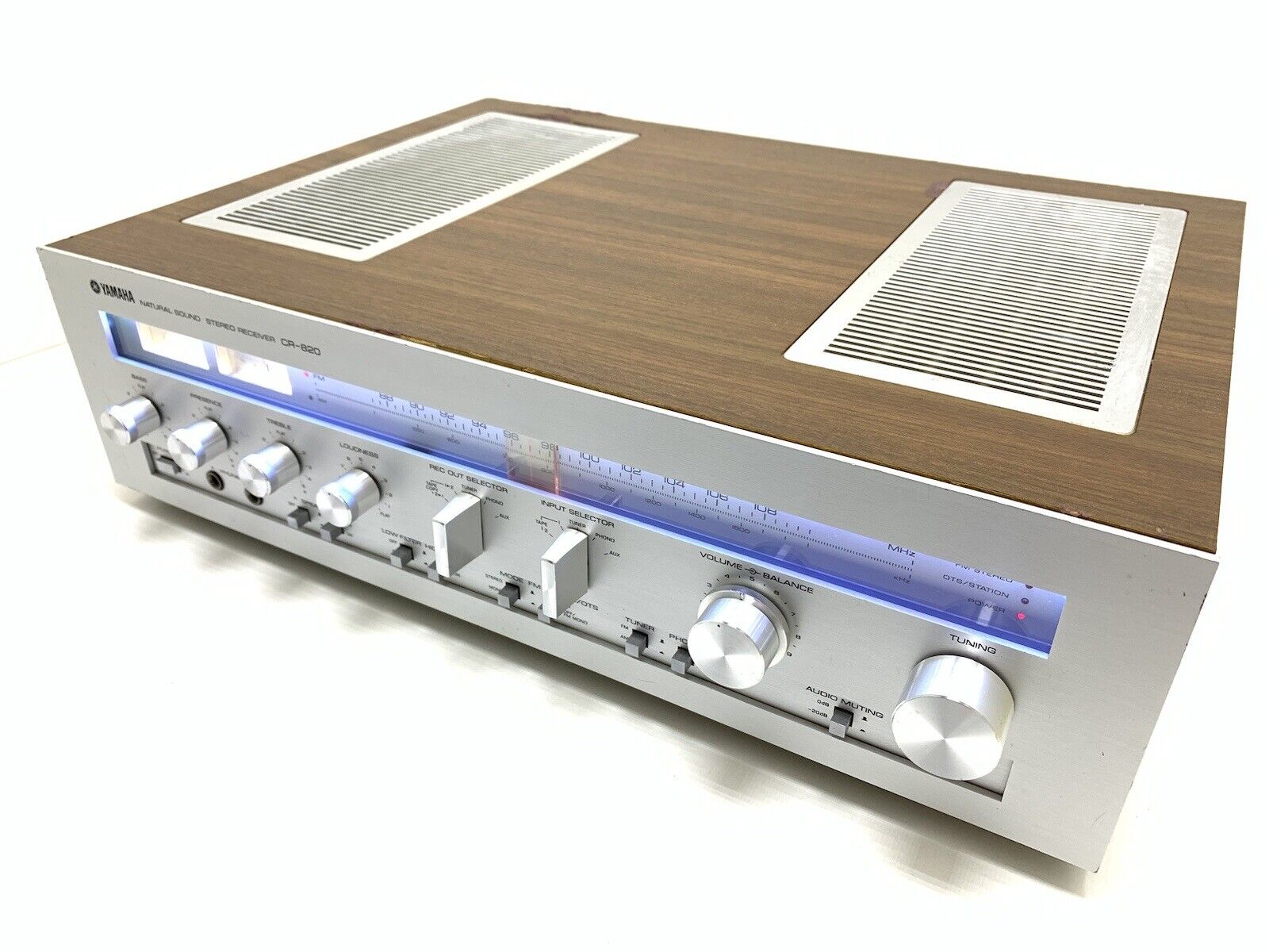 YAMAHA CR-820 AM FM Stereo Receiver 2 X 50 Watts RMS Vintage 1977 WORK Good Look