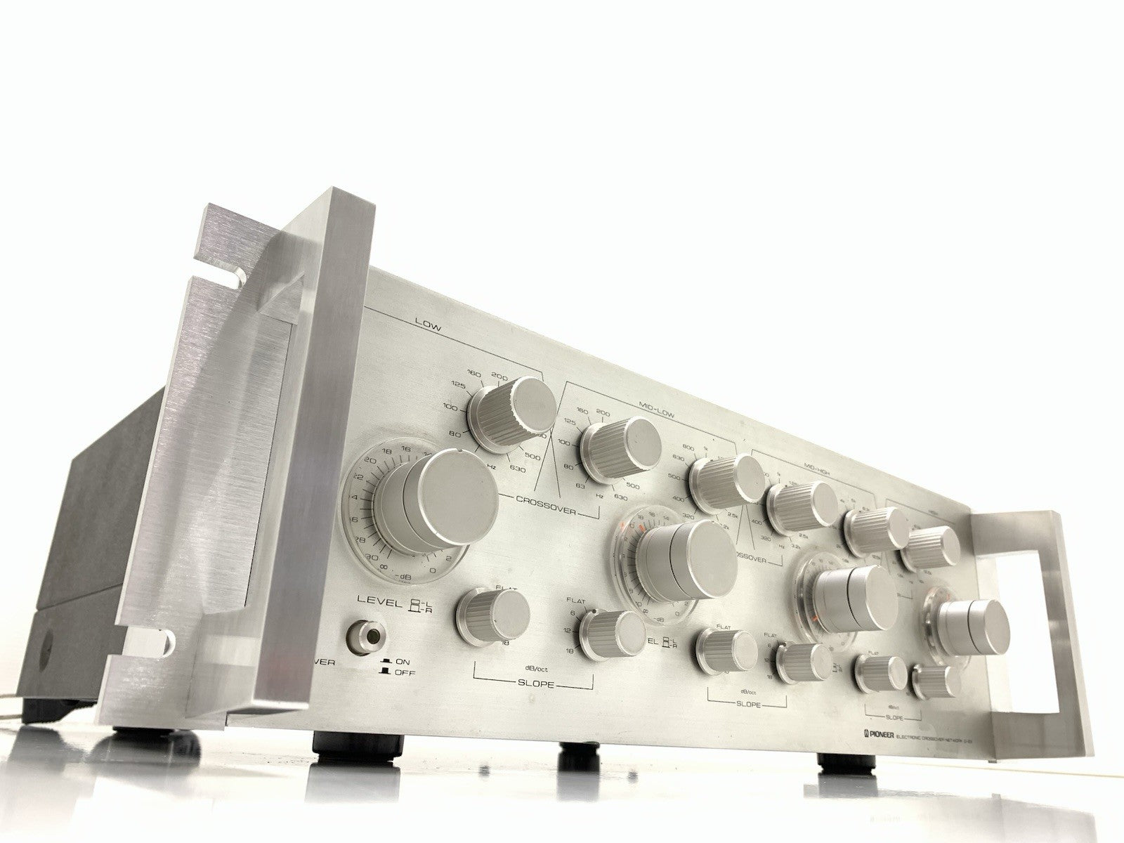 PIONEER D 23 Professional ELECTRONIC CROSSOVER with HANDLES 4 Way WORK Good Look