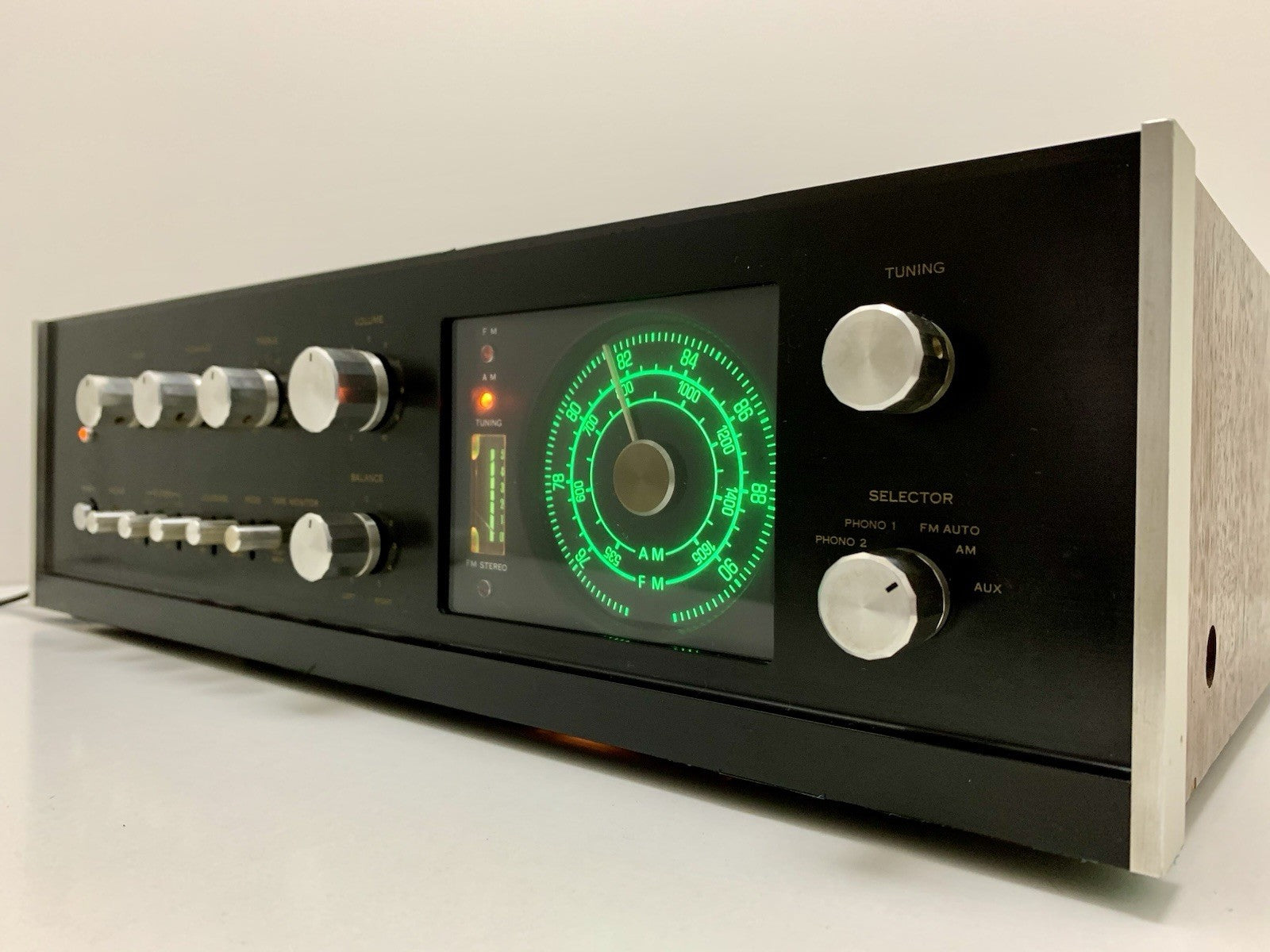 SANSUI TAC 505 Integrated Stereo Receiver 20+20 WRMS Vintage 1970 WORK Good Look