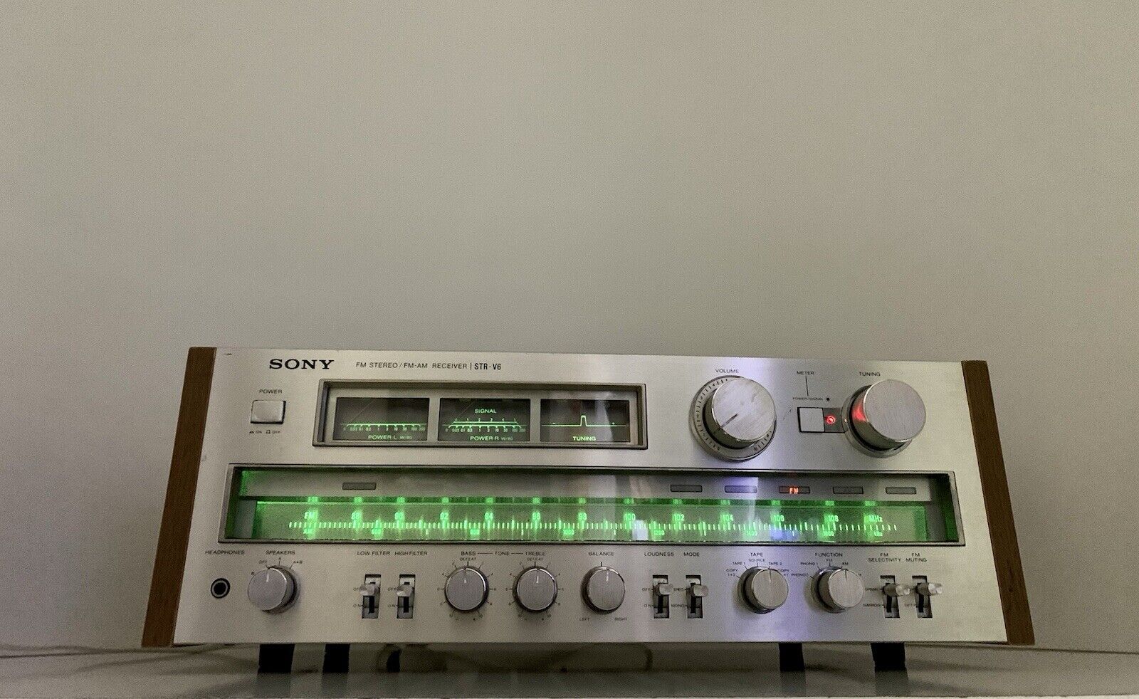 SONY STR V6 Stereo Monster Receiver 2X 115 WRMS Vintage 1978 REFURBISH Good Look