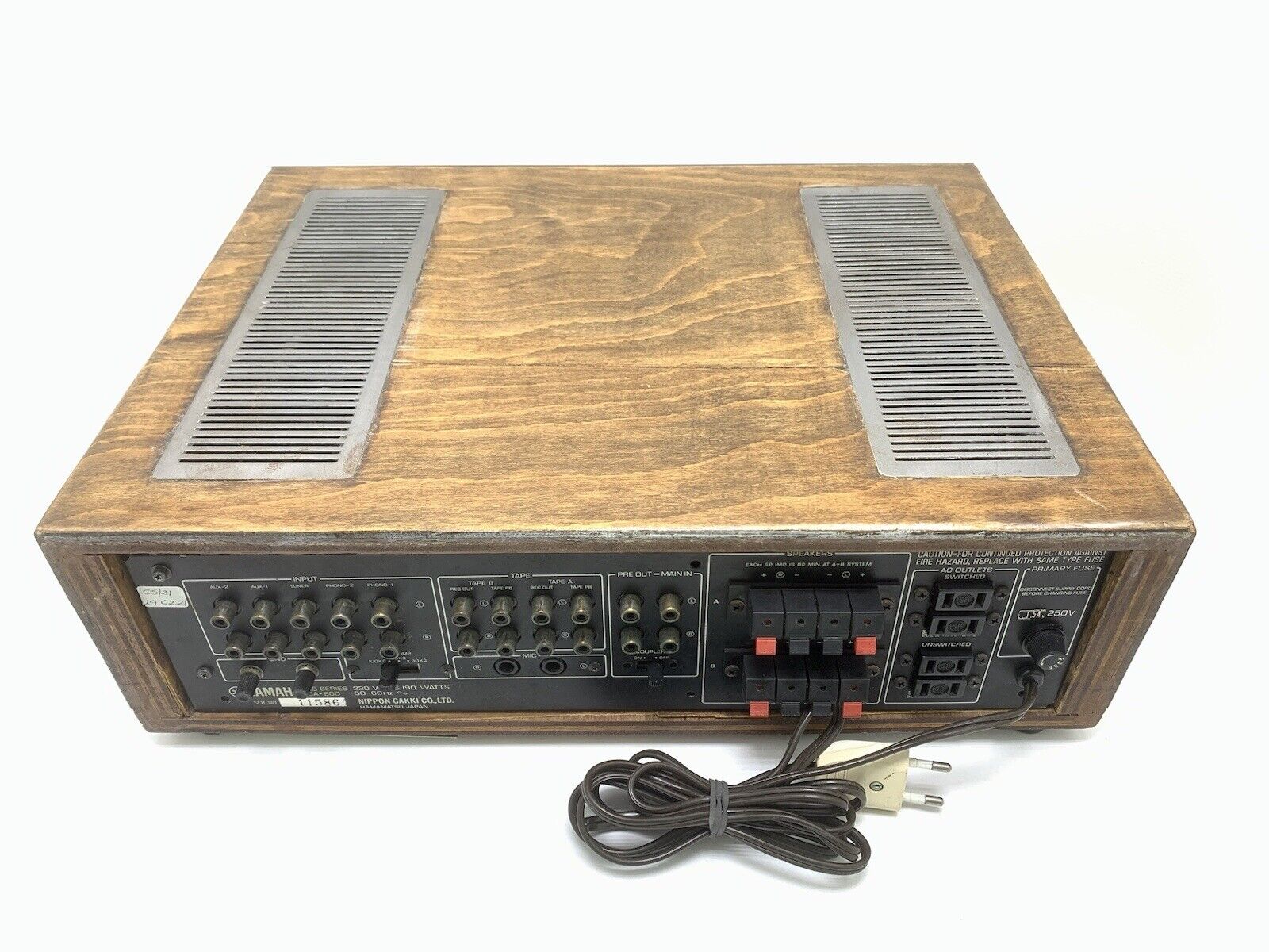 YAMAHA CA-800 Integrated Stereo Amplifier 2X 45 Watts RMS Vintage 1976 Good Look