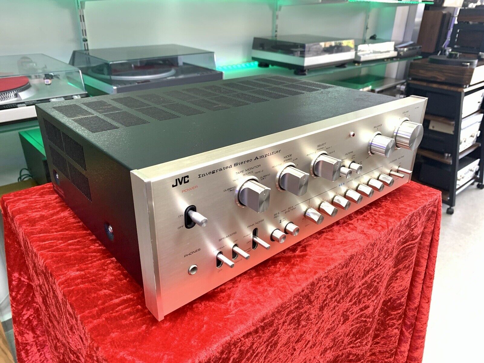 JVC VN-900 STEREO INTEGRATED AMPLIFIER 50+50Watts RMS Vintage 1973 WORK GoodLook