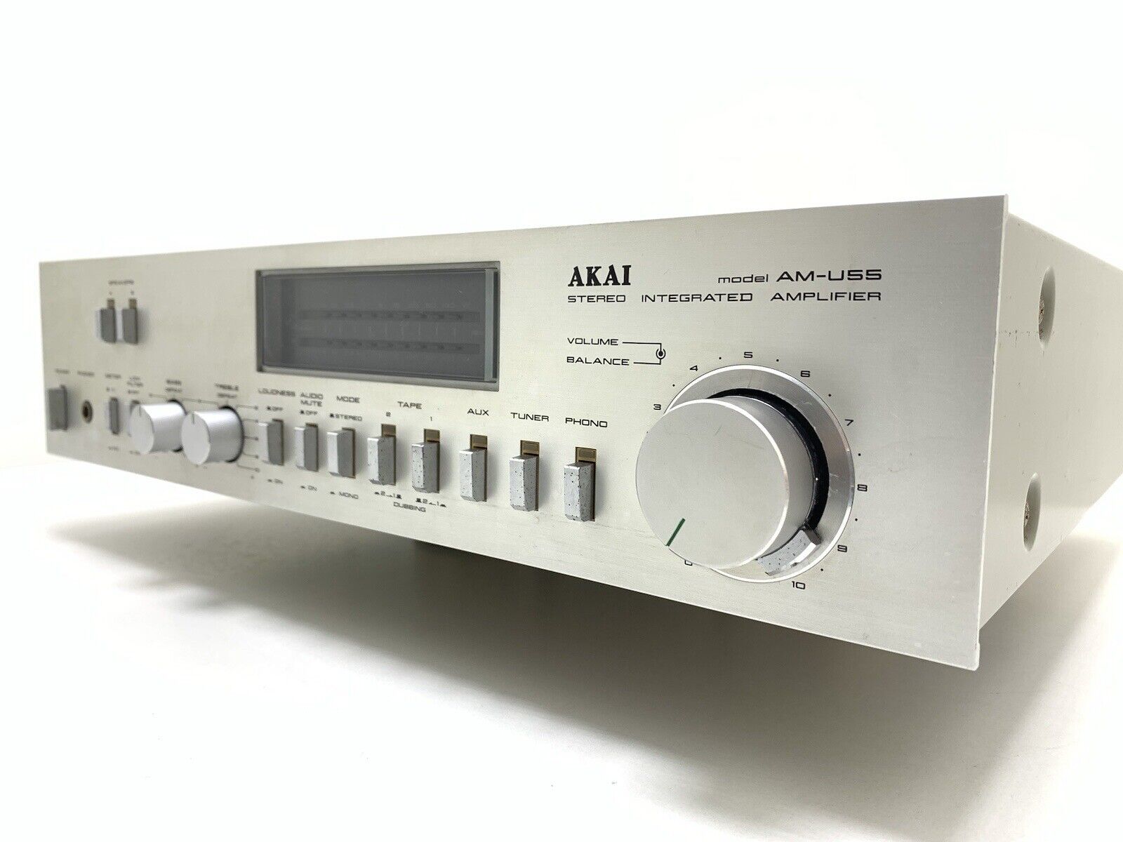 AKAI AM-U55 Stereo Integrated Amplifier 55+55 WRMS Vintage 1981 Work Good Look