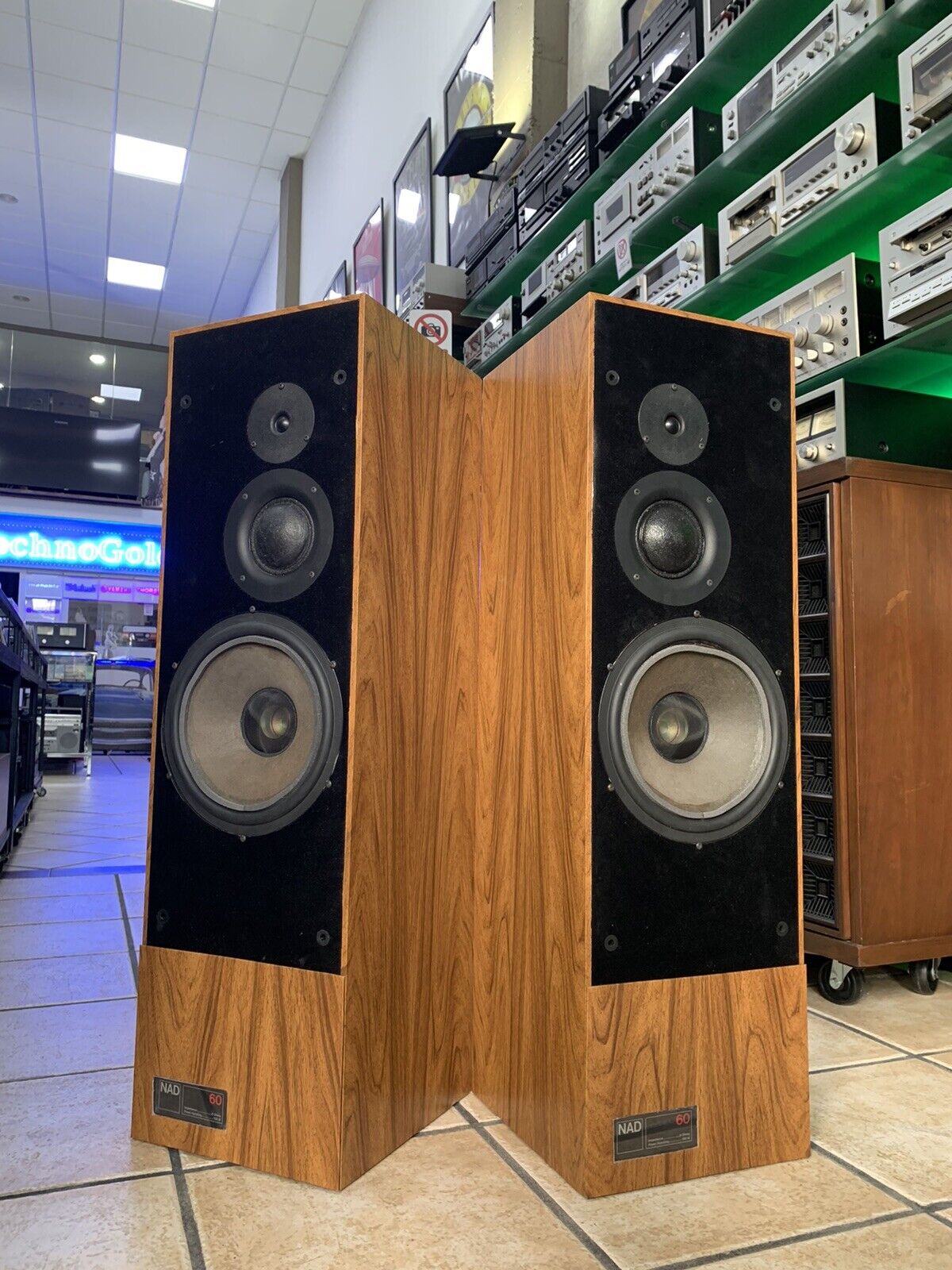 Enceintes NAD Modèle 60 - Vintage 3 Voies 150W RMS - Paire - Fabriquées UK