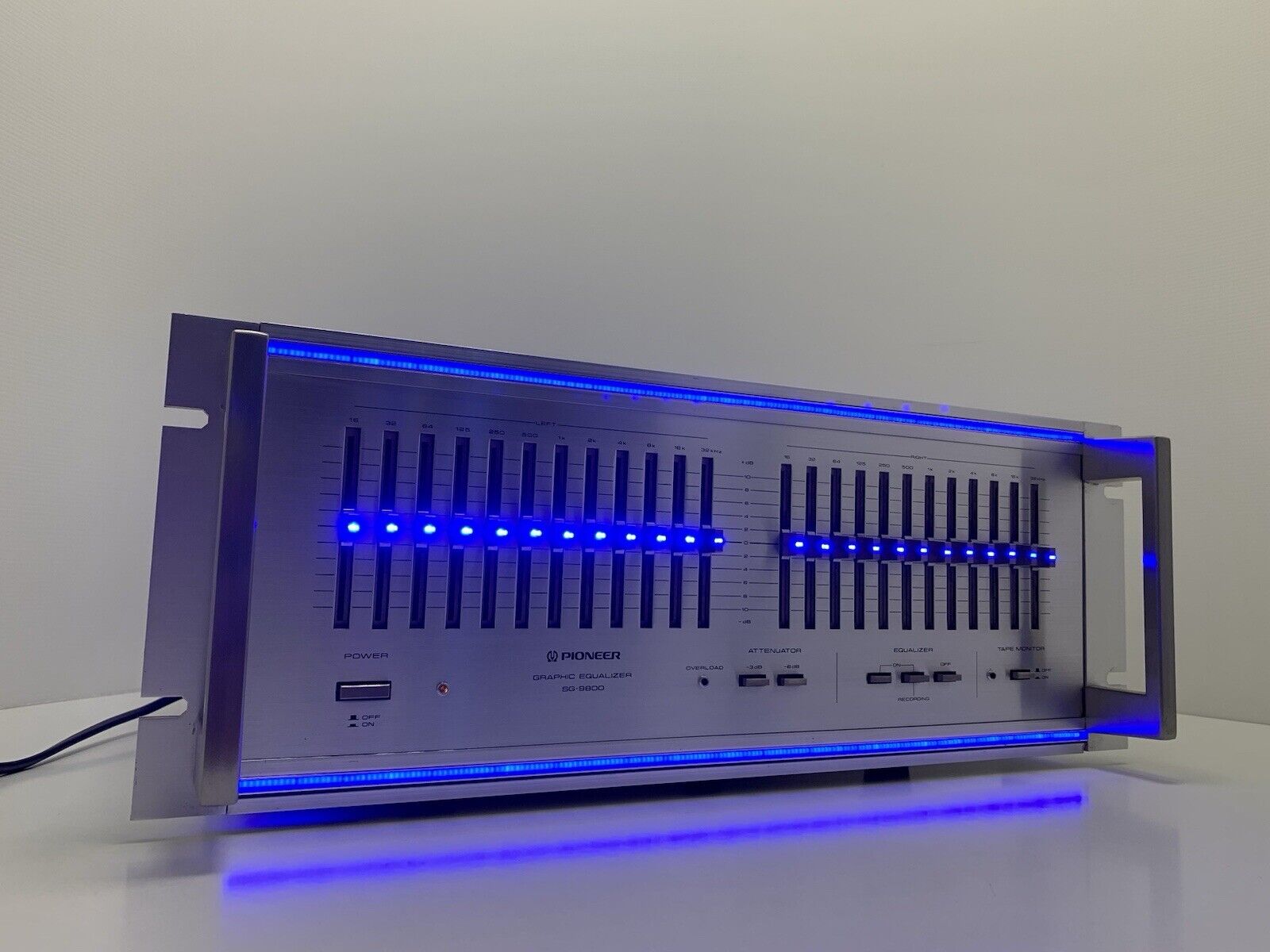 PIONEER SG 9800 RARE SPEC RACK Graphic Equalizer BLUE LED Vintage Work Like New