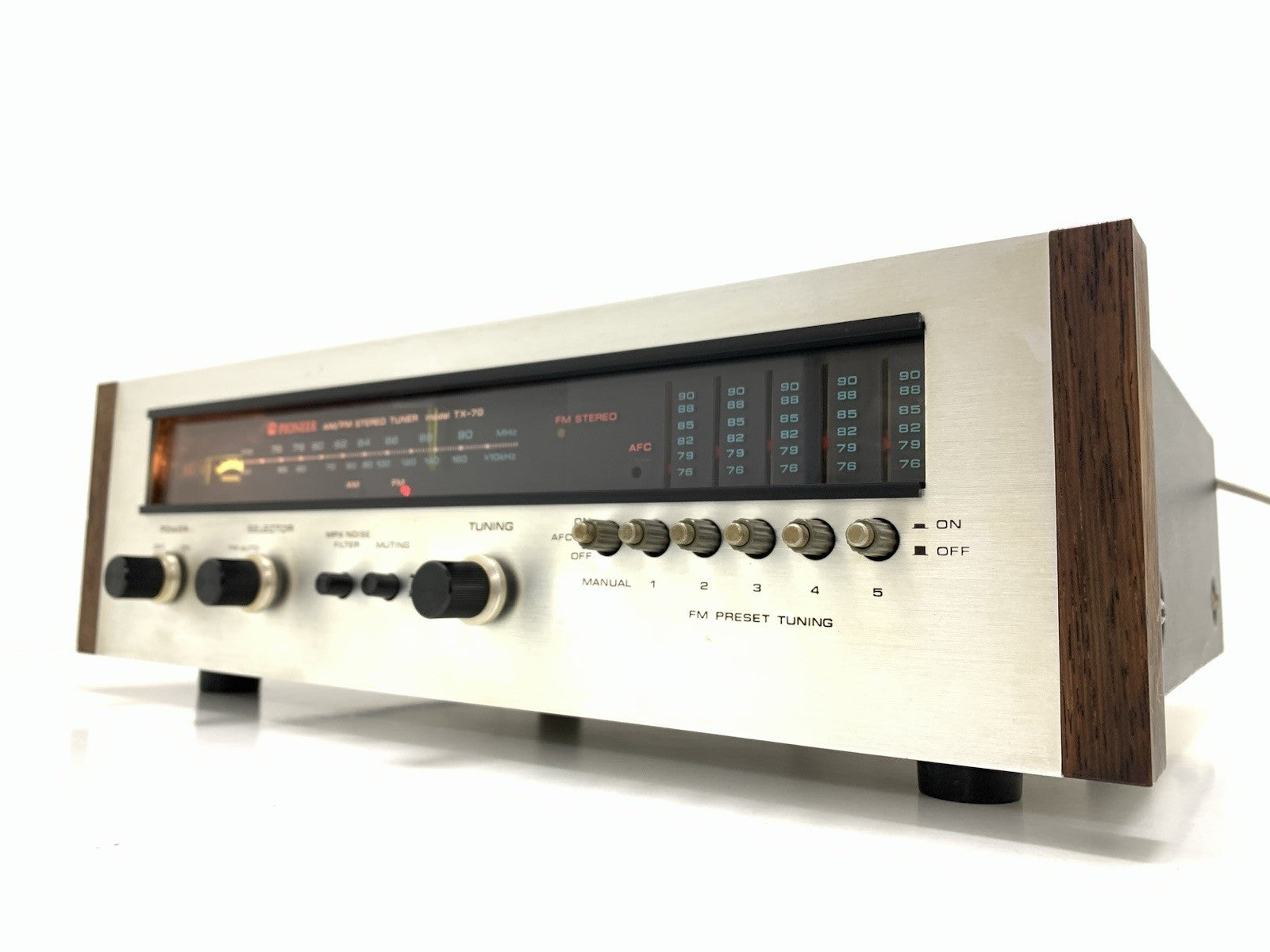 Pioneer TX 70 / TX 700 Working 76-108MHz Vintage Stereo Tuner 220