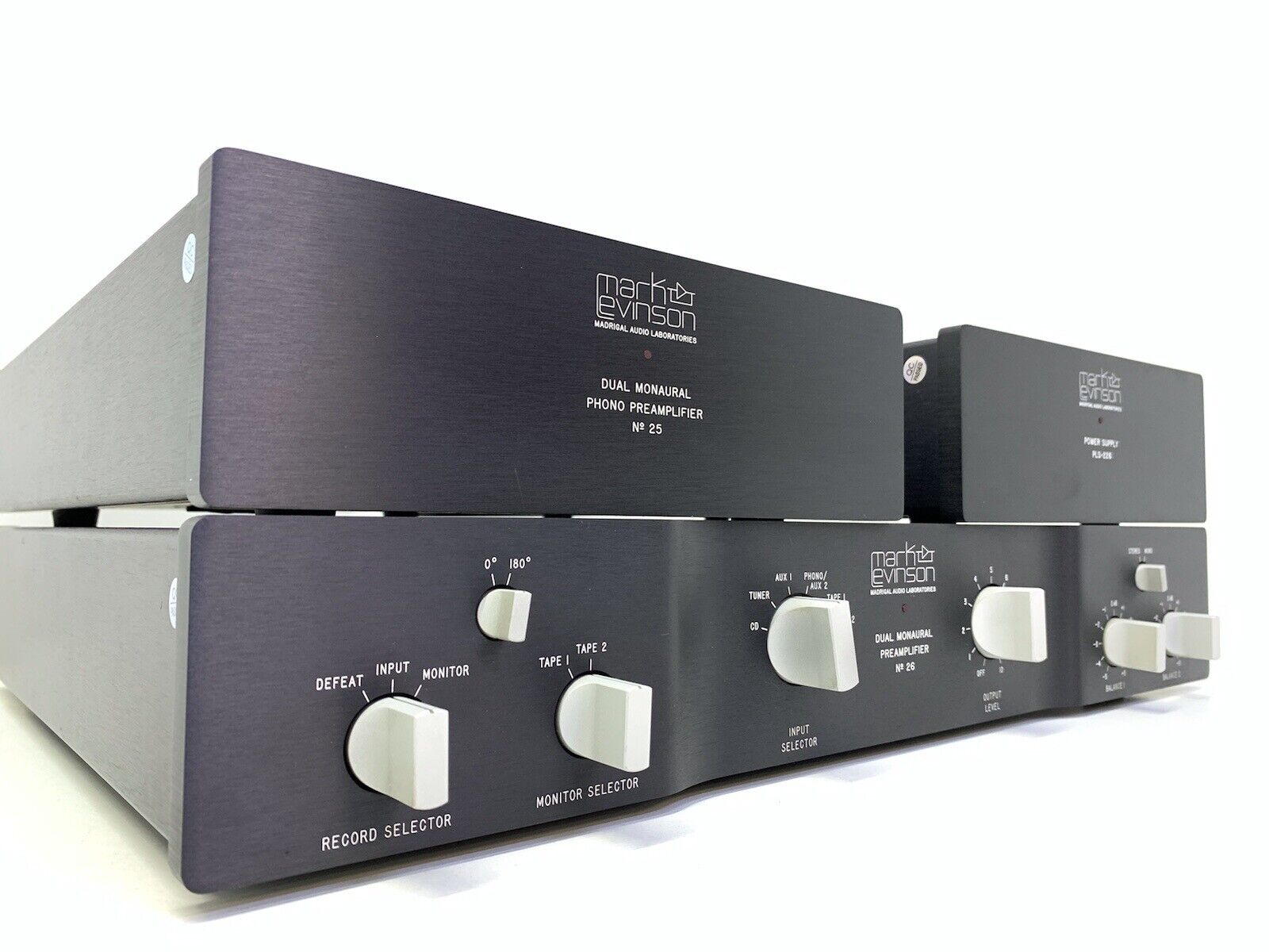 MARK LEVINSON N.26 Stereo Pre Amplifier + Pre Phono N.25 + Power Supply PLS-226
