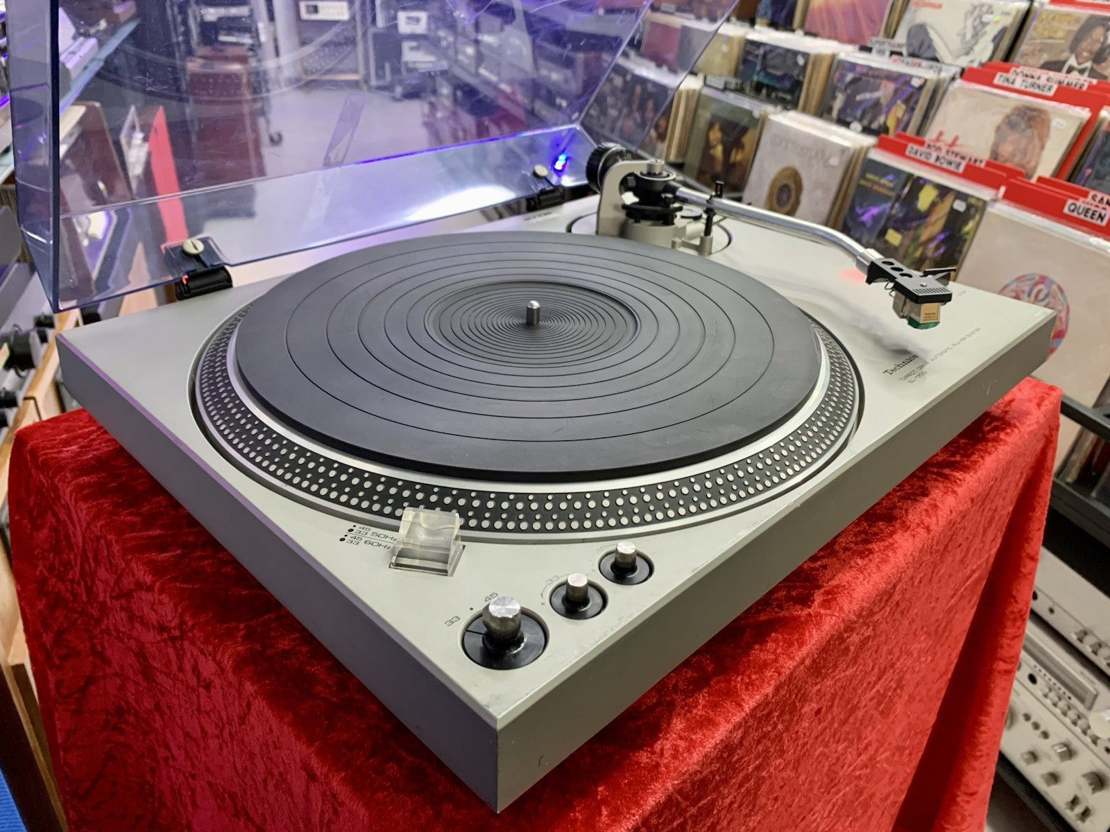 Technics SL 1700 Direct Drive Automatic Turntable VINTAGE 1976 Working Good Look