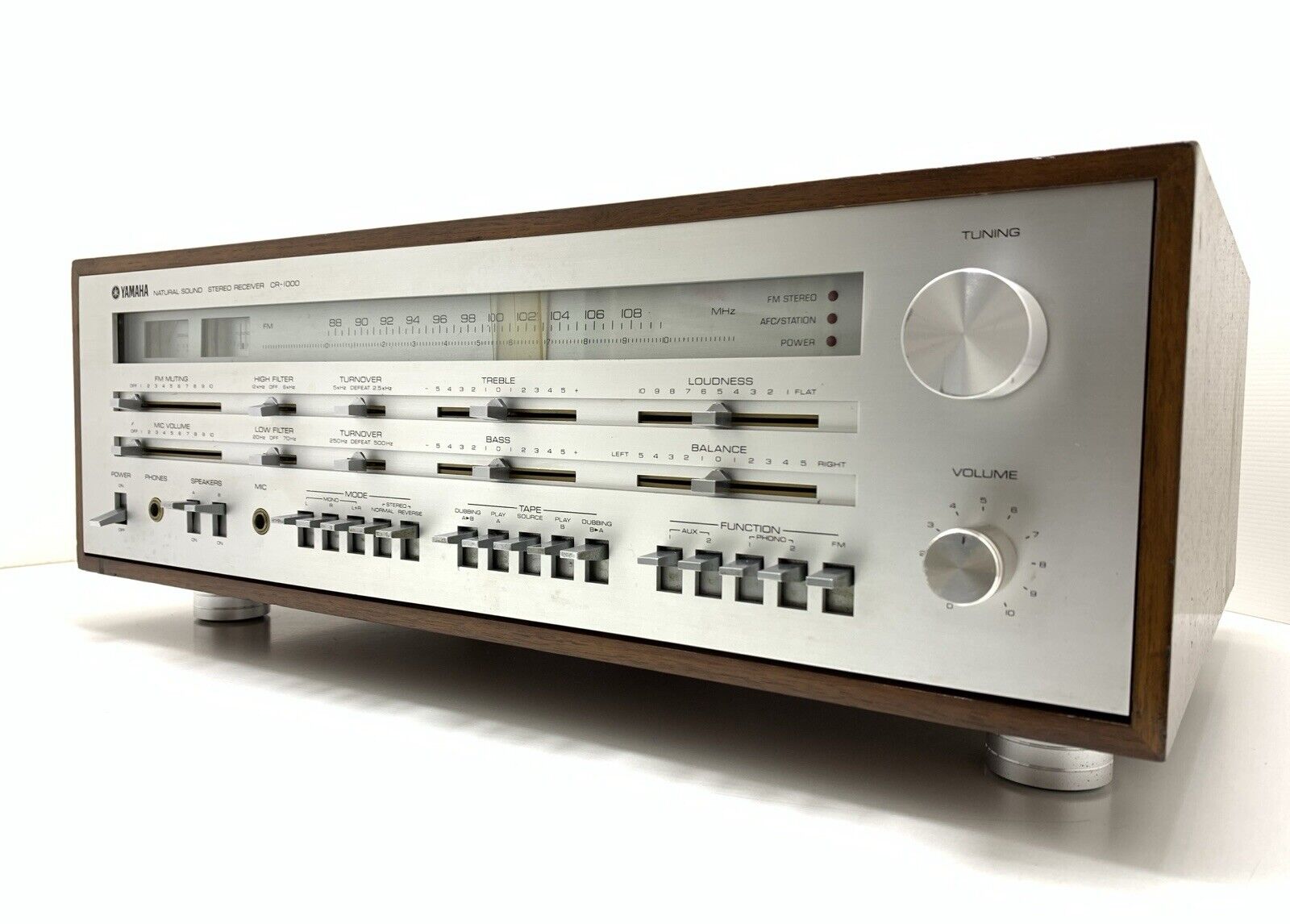 YAMAHA CR-1000 FM Stereo Receiver 70+70W RMS Vintage 1974 Refurbished Good Look