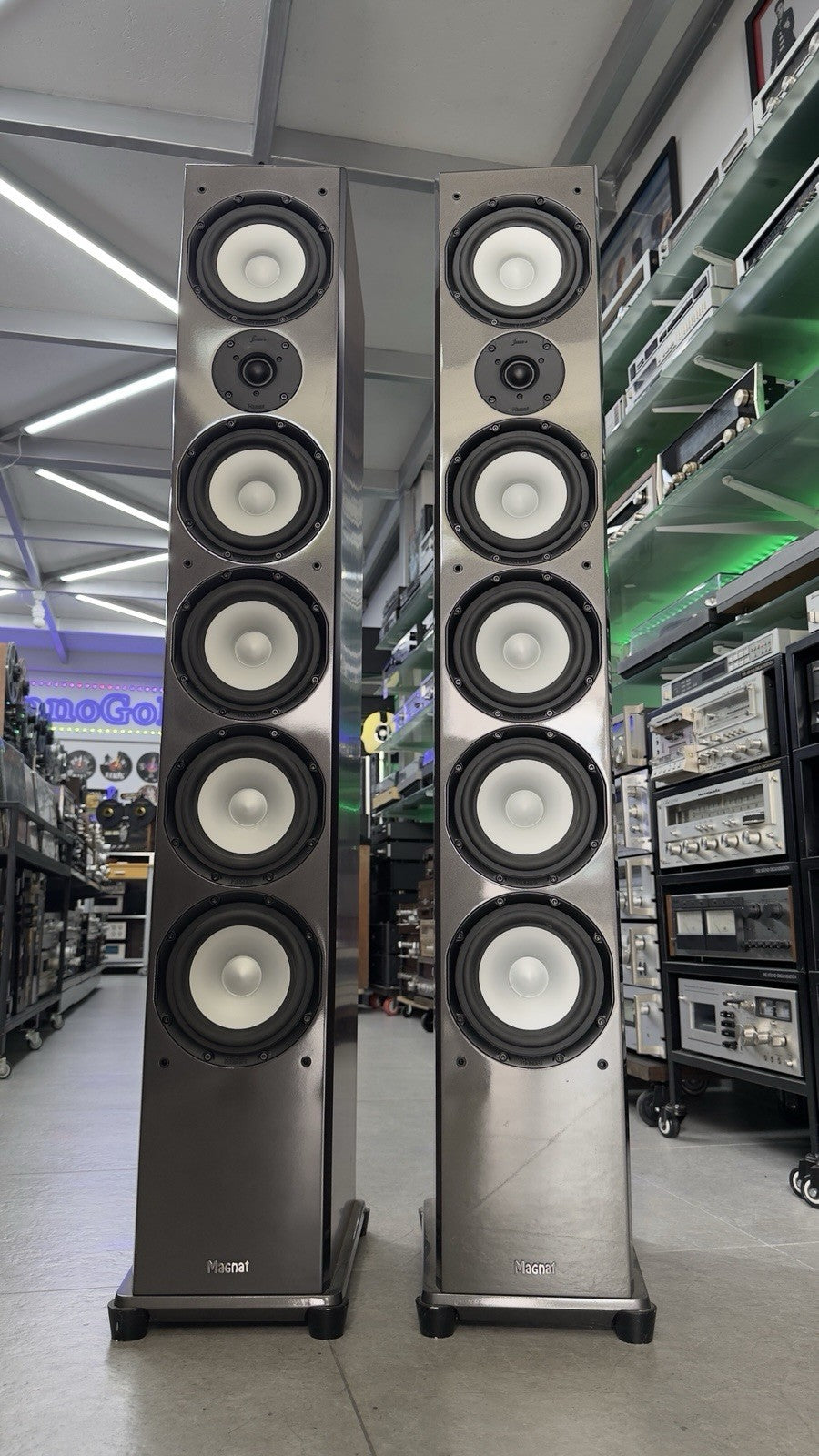 MAGNAT QUANTUM 908 High End 6 Speakers 3Way 320 Watts RMS Vintage WORK Good Look