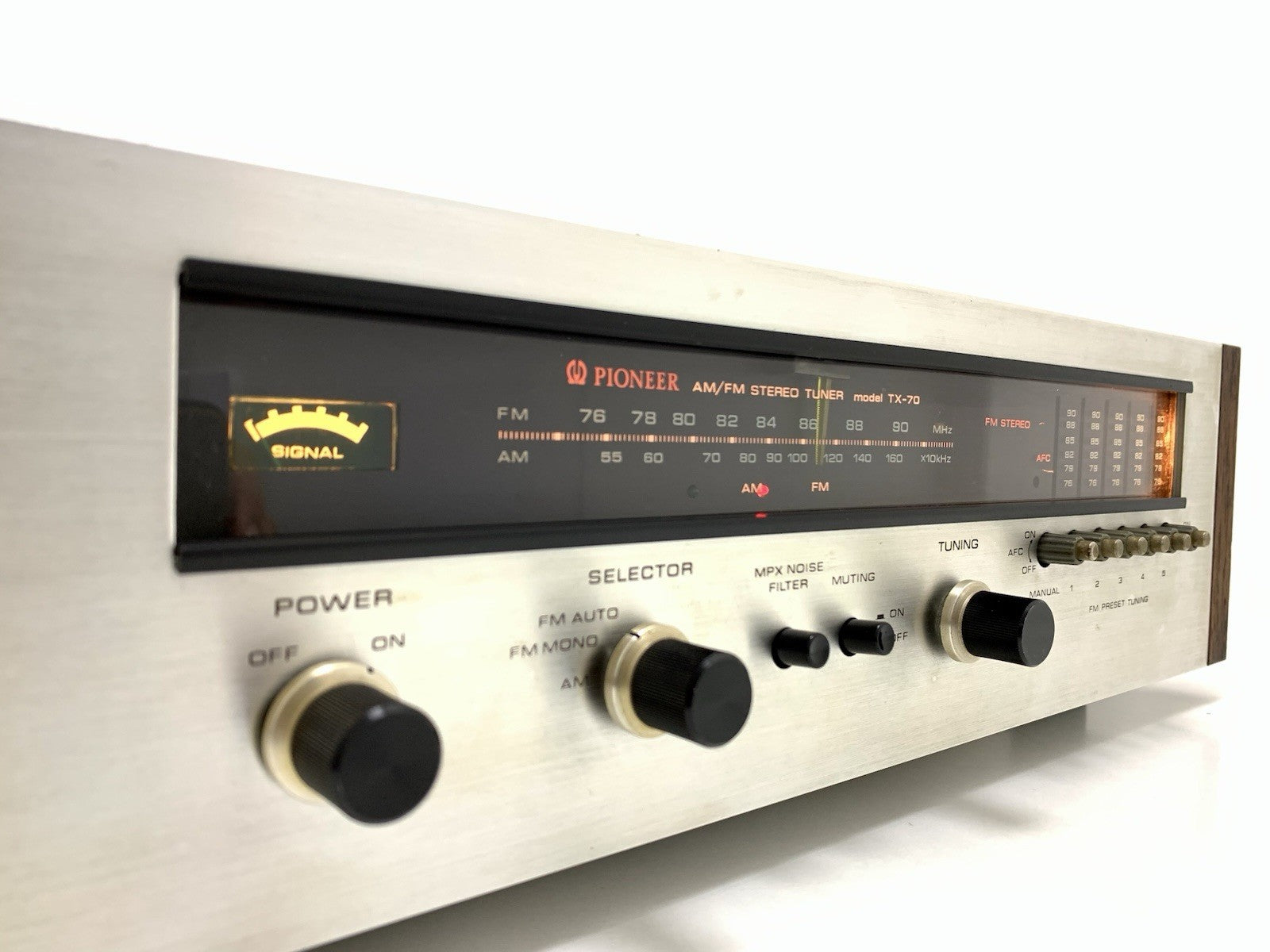 Pioneer TX 70 / TX 700 Working 76-108MHz Vintage Stereo Tuner 220/240V Good Look