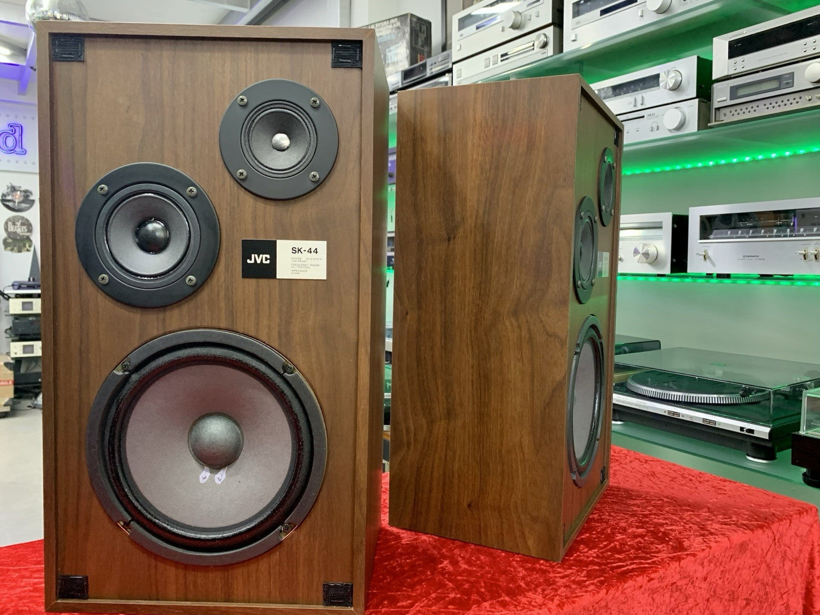 JVC SK 44 Speakers 3 Way System 70 Watts Vintage 1976 OLD STOCK NEW NEVER USED