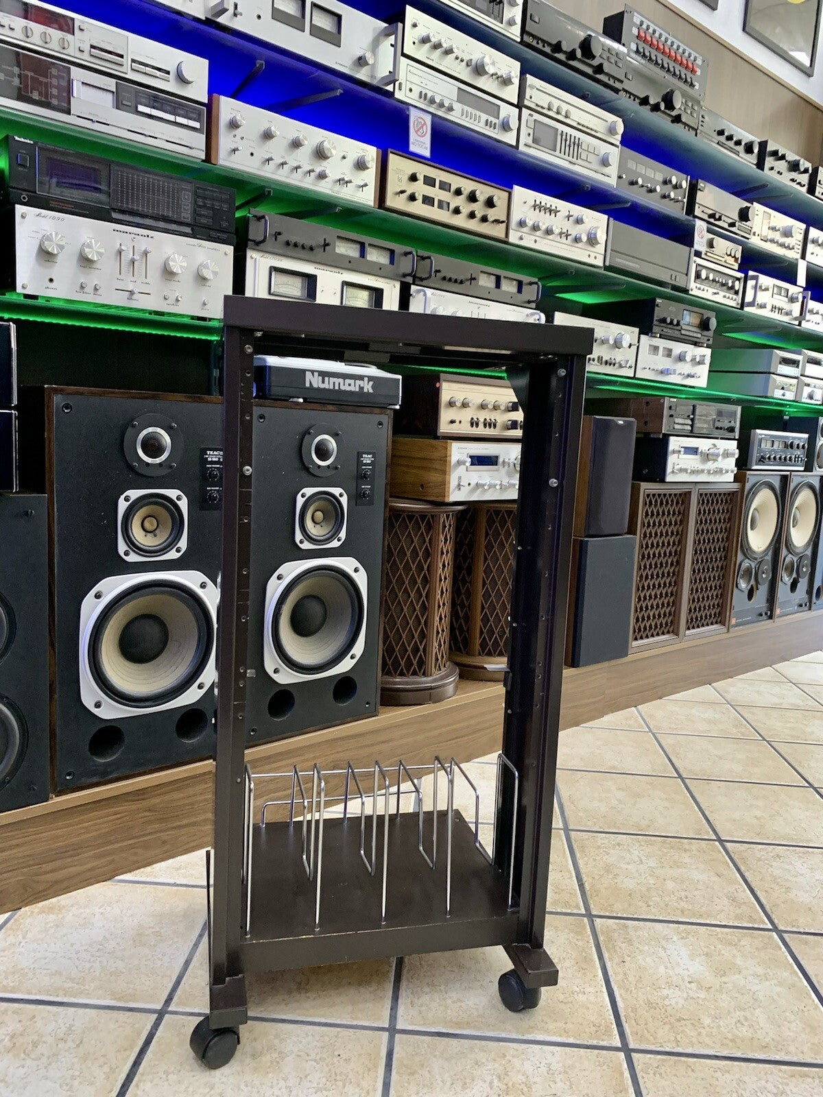 FISHER RA-7000 Original Audio Rack Very Rare Vintage 70's for TECHNICS Good Look