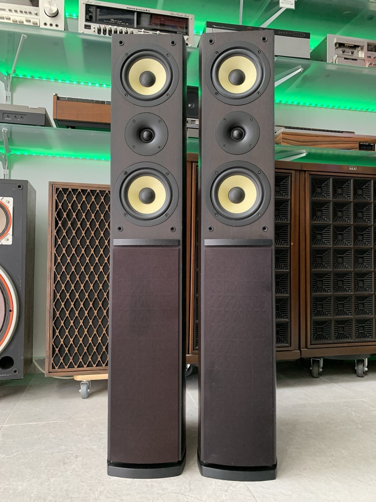 PIONEER S HS520V W Bass Reflex Bi-Wire Vintage Speakers 180 Watts Work Good Look