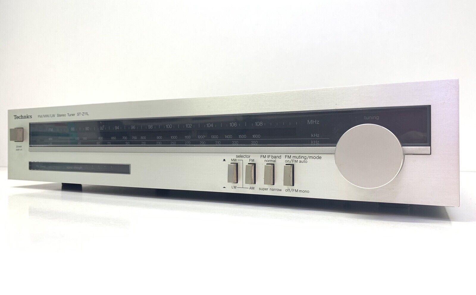 TECHNICS ST-Z11L FM/MW/LW Stereo Tuner Digital High End Vintage 1982 Like New