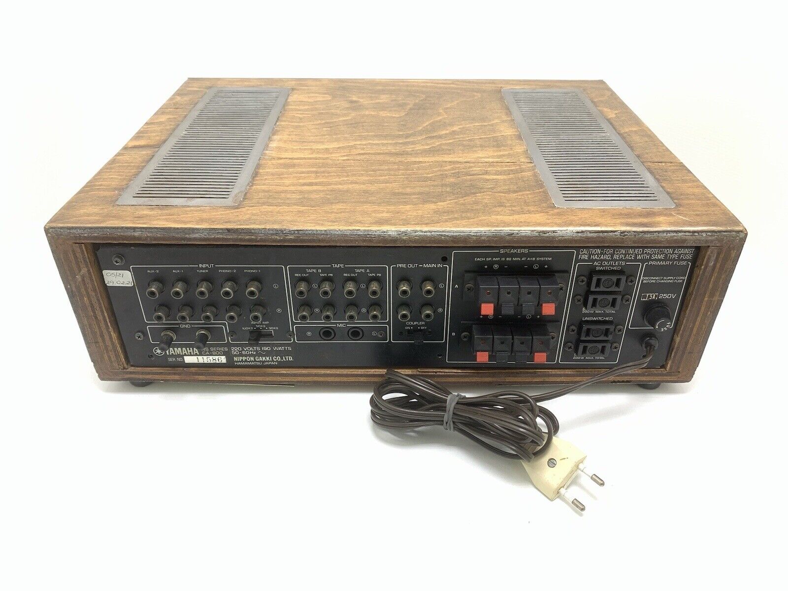 Amplificador estéreo integrado YAMAHA CA-800 2X 45 vatios RMS