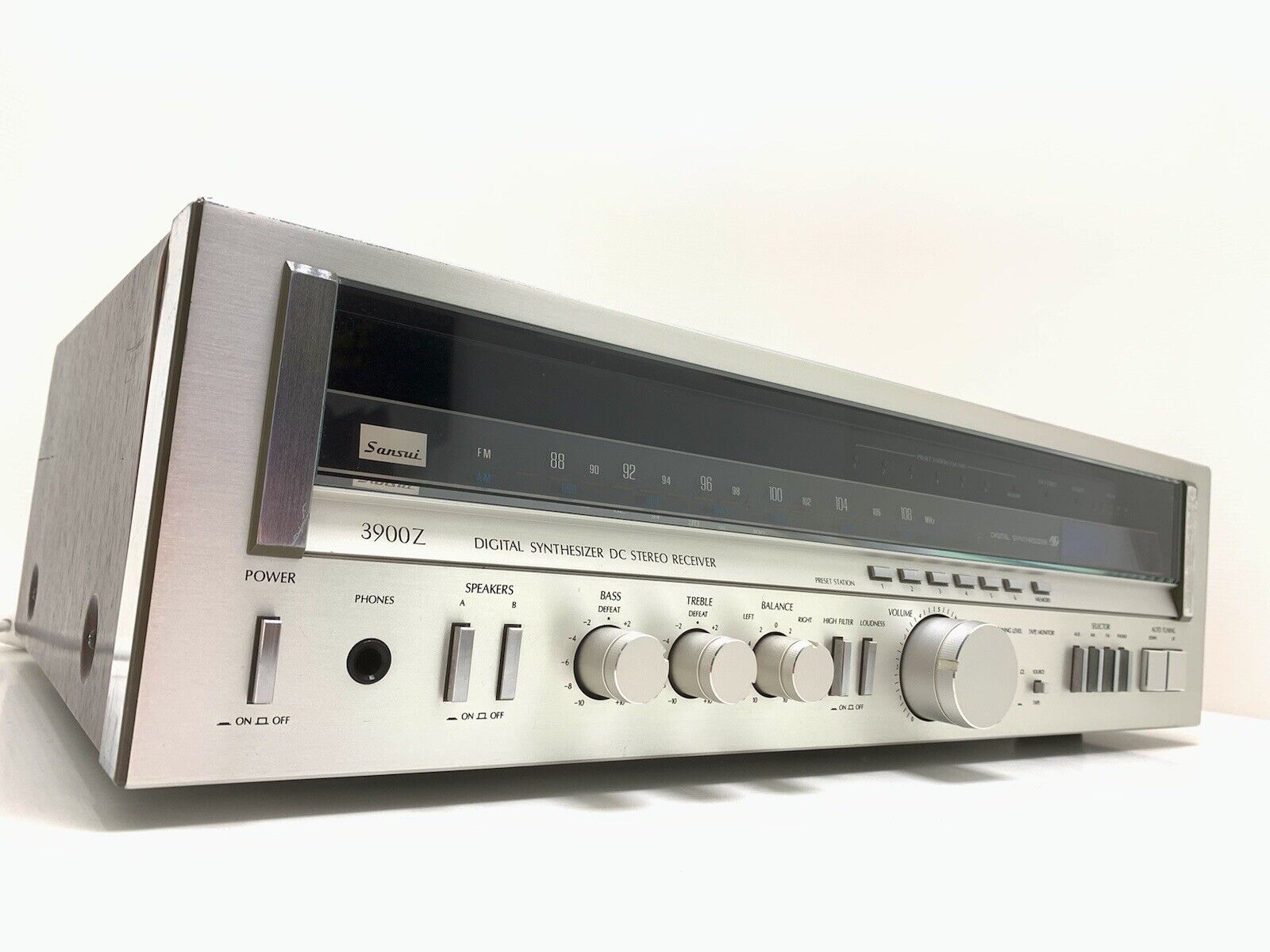 SANSUI 3900Z Digital Synthesizer DC Stereo Receiver 80WRMS Vintage 1980 GoodLook