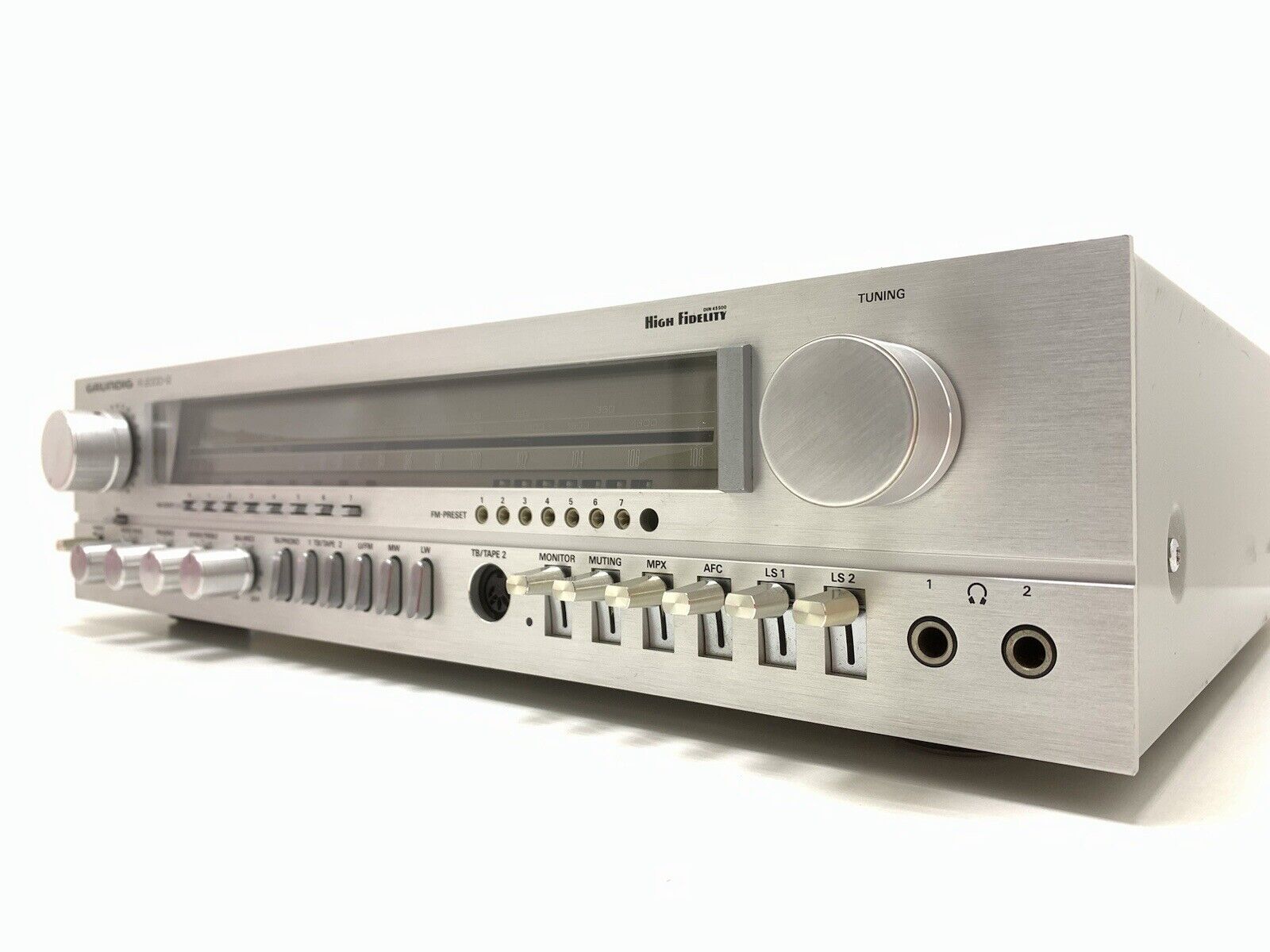 GRUNDIG R2000-2 Stereo Amplifier 2X50 WRMS Vintage 1980 Good Look AM/FM NOT WORK