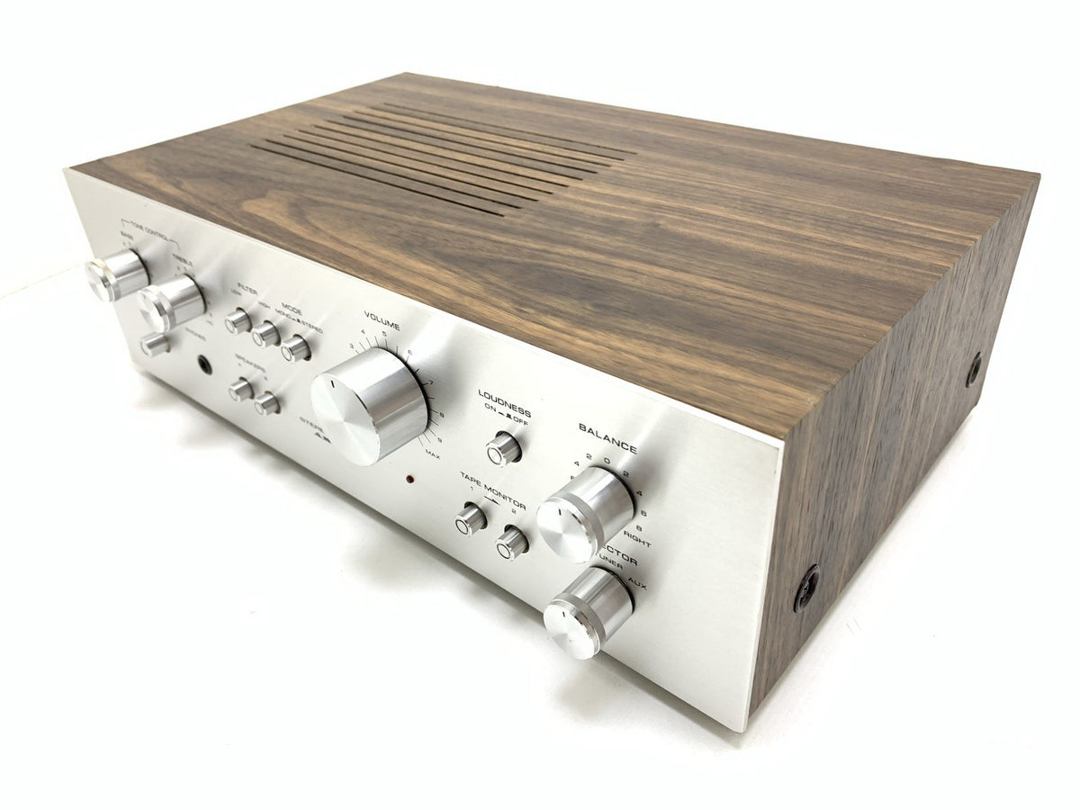 AKAI AM 2200 Stereo Integrated Amplifier 20+20 Watts RMS Vintage WORK Good Look