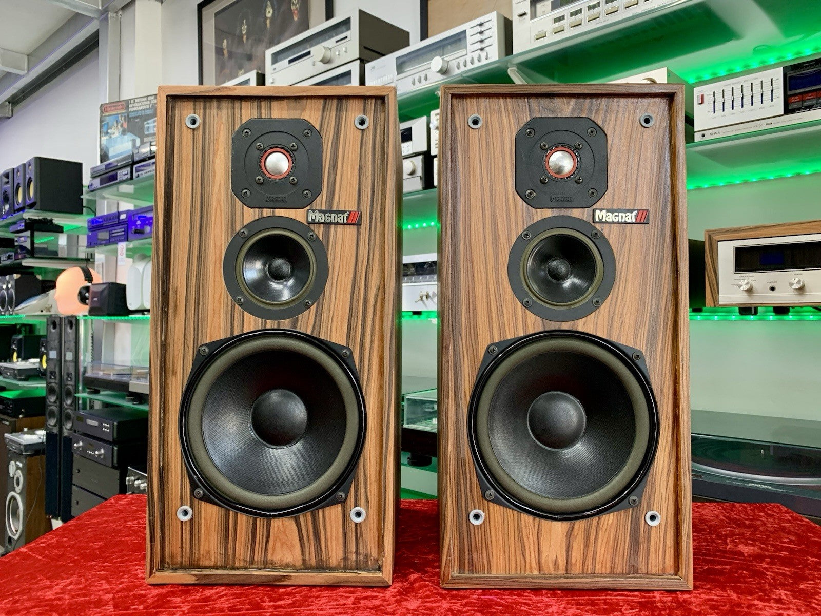 MAGNAT CONCEPT 3 High End Speakers 3 Way 80Watts RMS Vintage 1990 WORK Good Look
