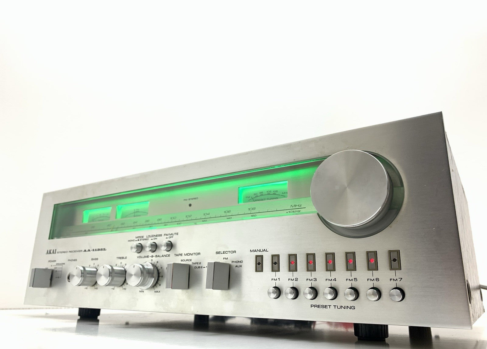 AKAI AA 1135L Stereo HiFi Receiver 38+38 Watts RMS Vintage 1979 WORK GOOD LOOK