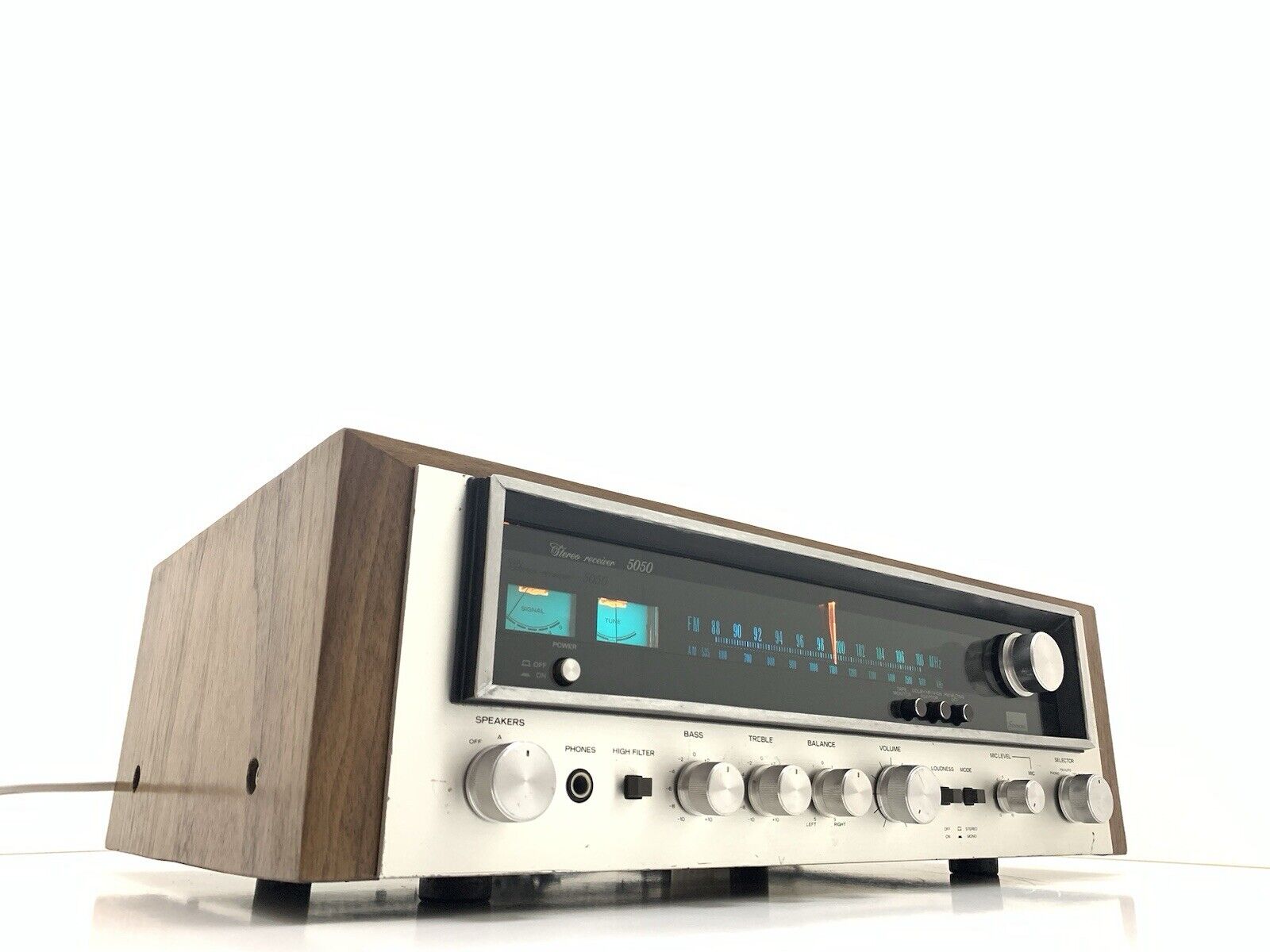 SANSUI 5050 AM/FM Stereo Receiver 30+30 Watts RMS Vintage 1976 Working Good Look
