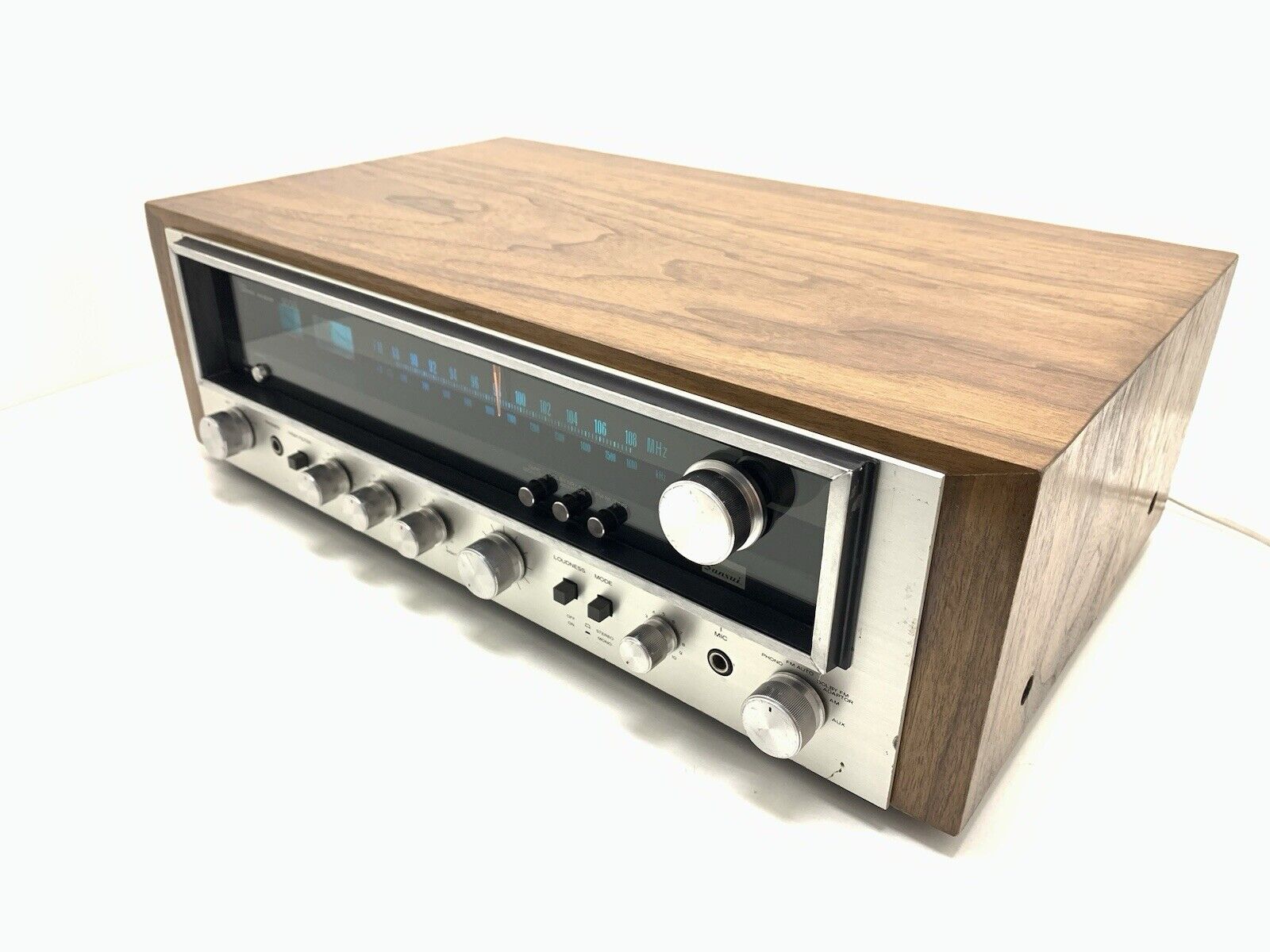 SANSUI 5050 AM/FM Stereo Receiver 30+30 Watts RMS Vintage 1976 Working Good Look