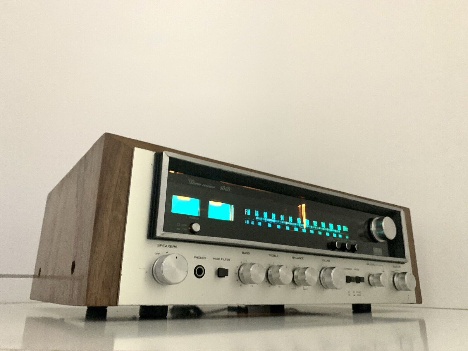 SANSUI 5050 AM/FM Stereo Receiver 30+30 Watts RMS Vintage 1976 Working Good Look