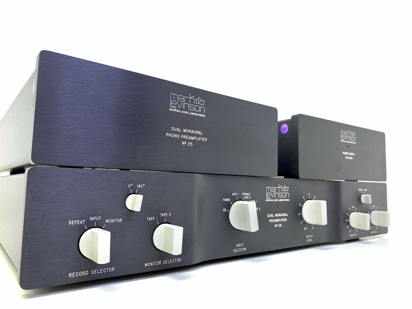 MARK LEVINSON N.26 Stereo Pre Amplifier + Pre Phono N.25 + Power Supply PLS-226