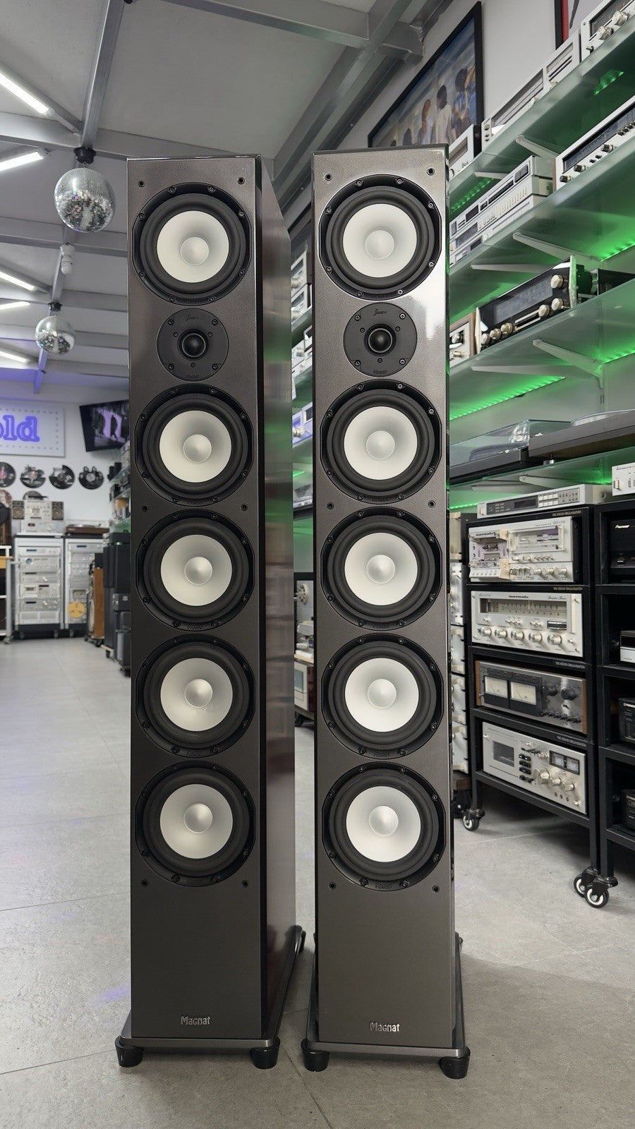 MAGNAT QUANTUM 908 High End 6 Speakers 3Way 320 Watts RMS Vintage WORK Good Look