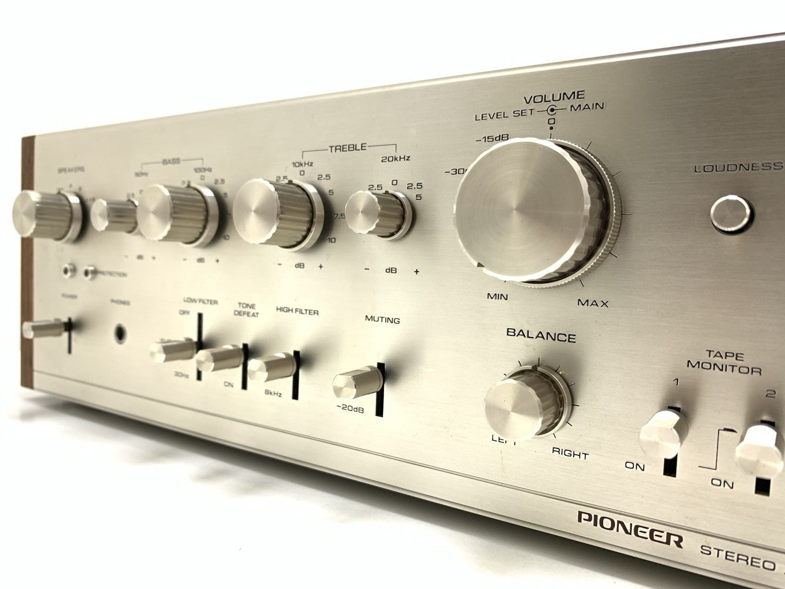 PIONEER SA 810 HiFi Stereo Amplifier 40+40 Watts RMS Vintage 1974 WORK Good Look