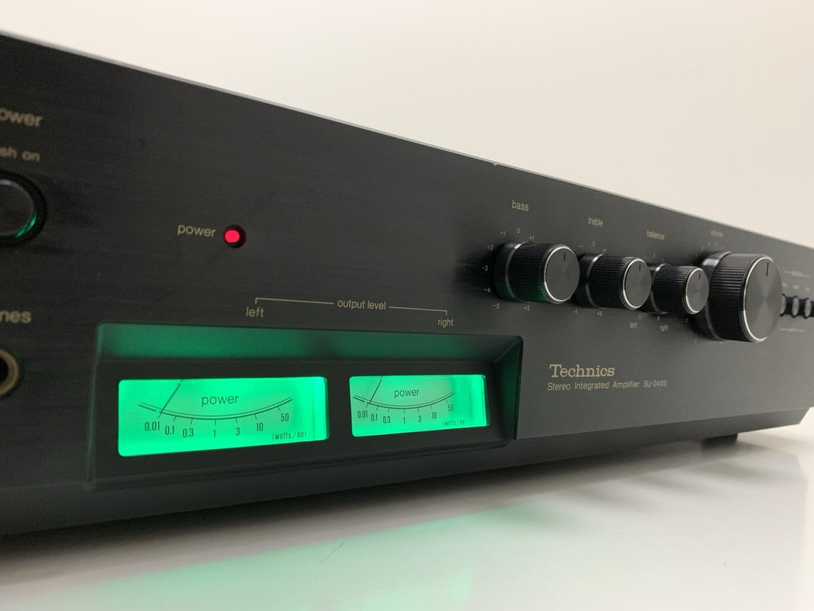 TECHNICS SU 2400 Stereo Integrated Amplifier 22+22 W RMS Vintage 1977 GOOD LOOK
